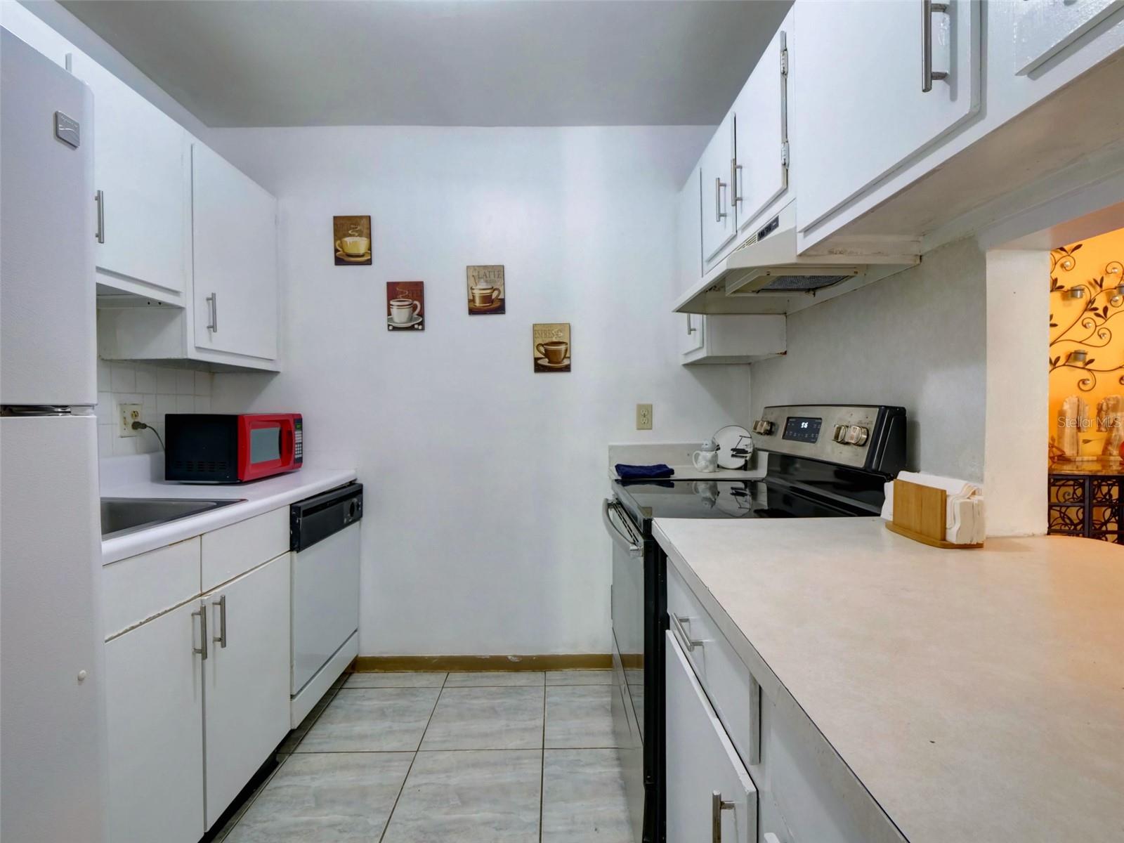 WIMBLEDON PARK CONDO 01 - Residential