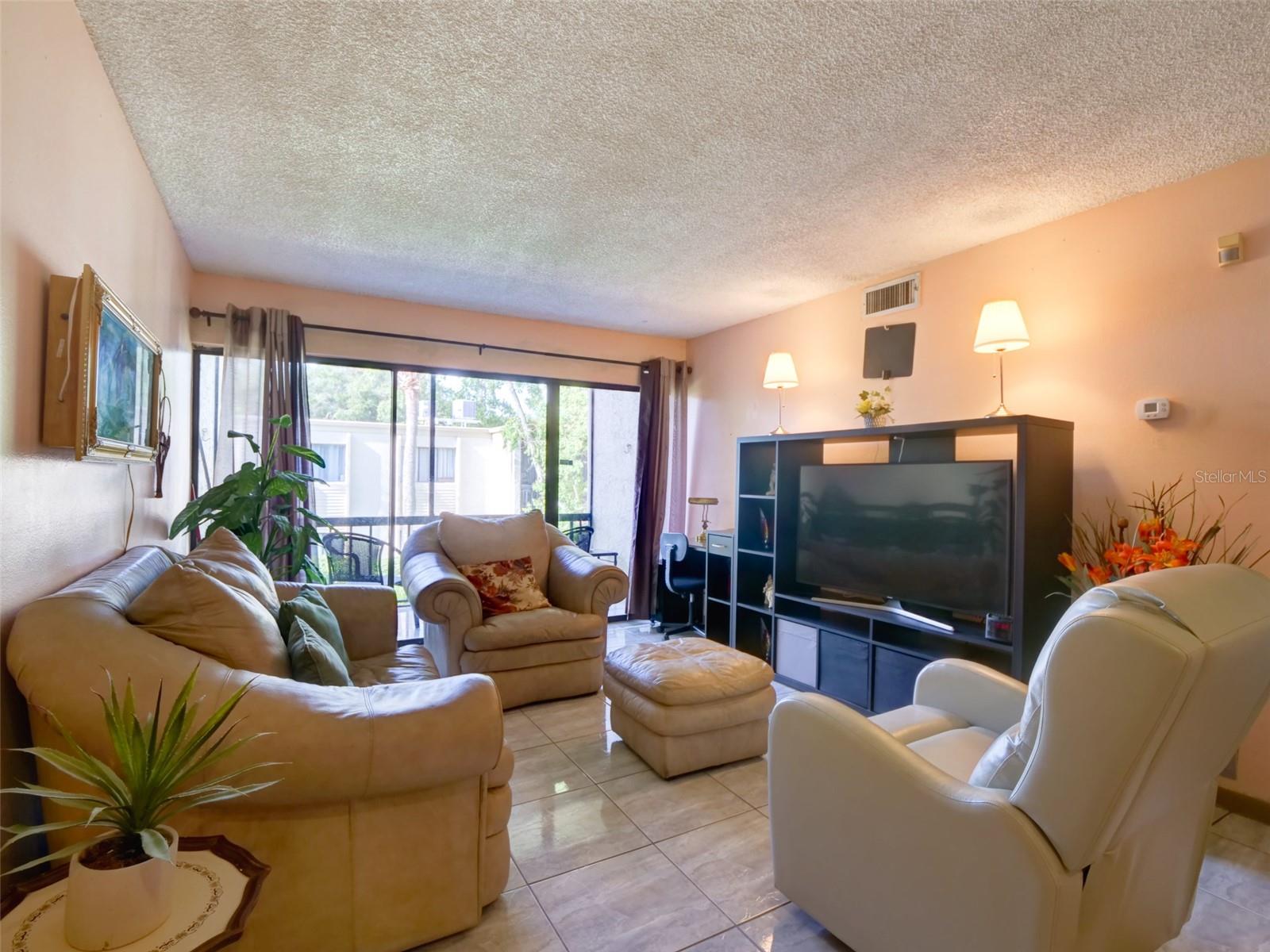 WIMBLEDON PARK CONDO 01 - Residential