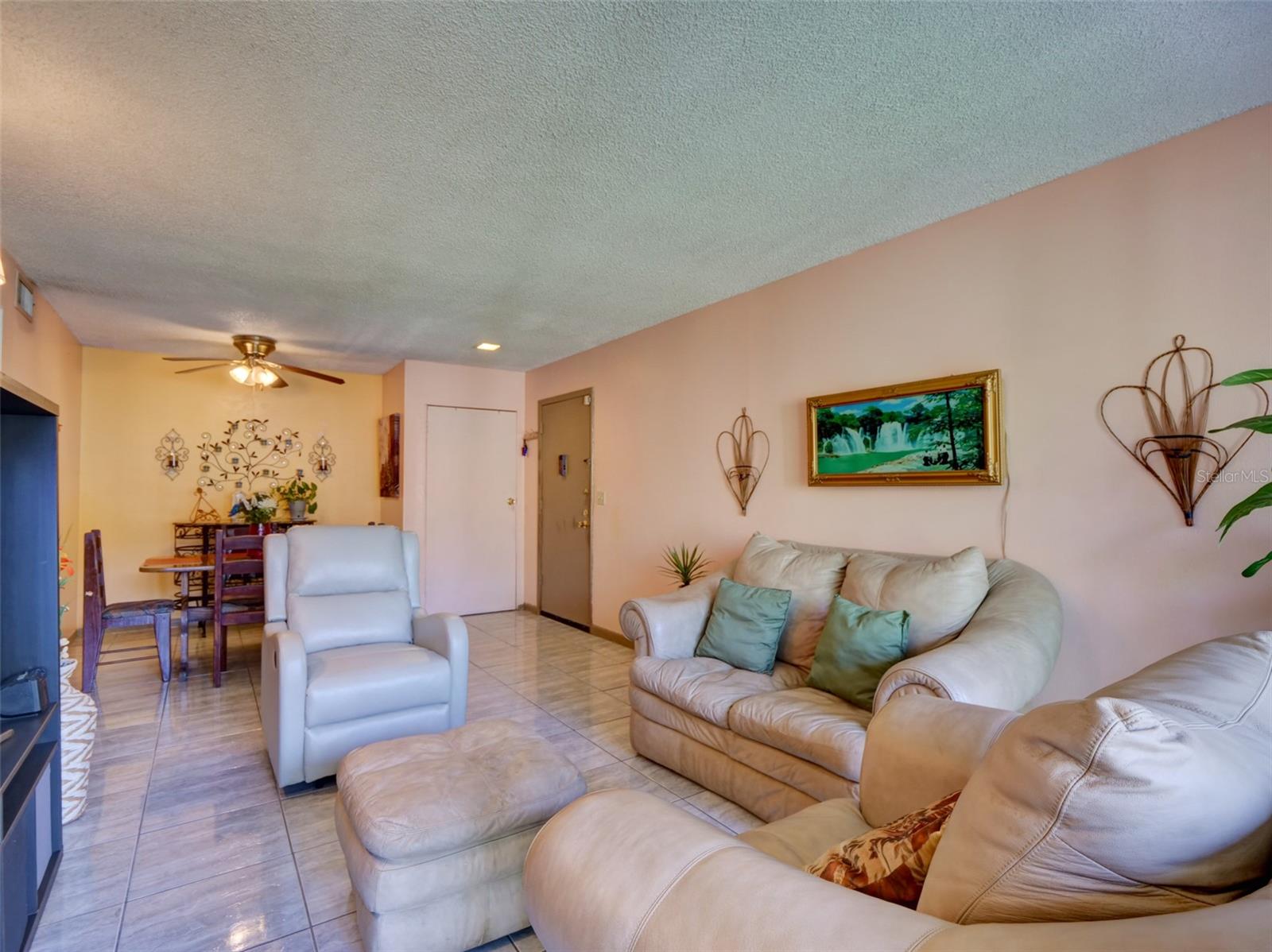 WIMBLEDON PARK CONDO 01 - Residential