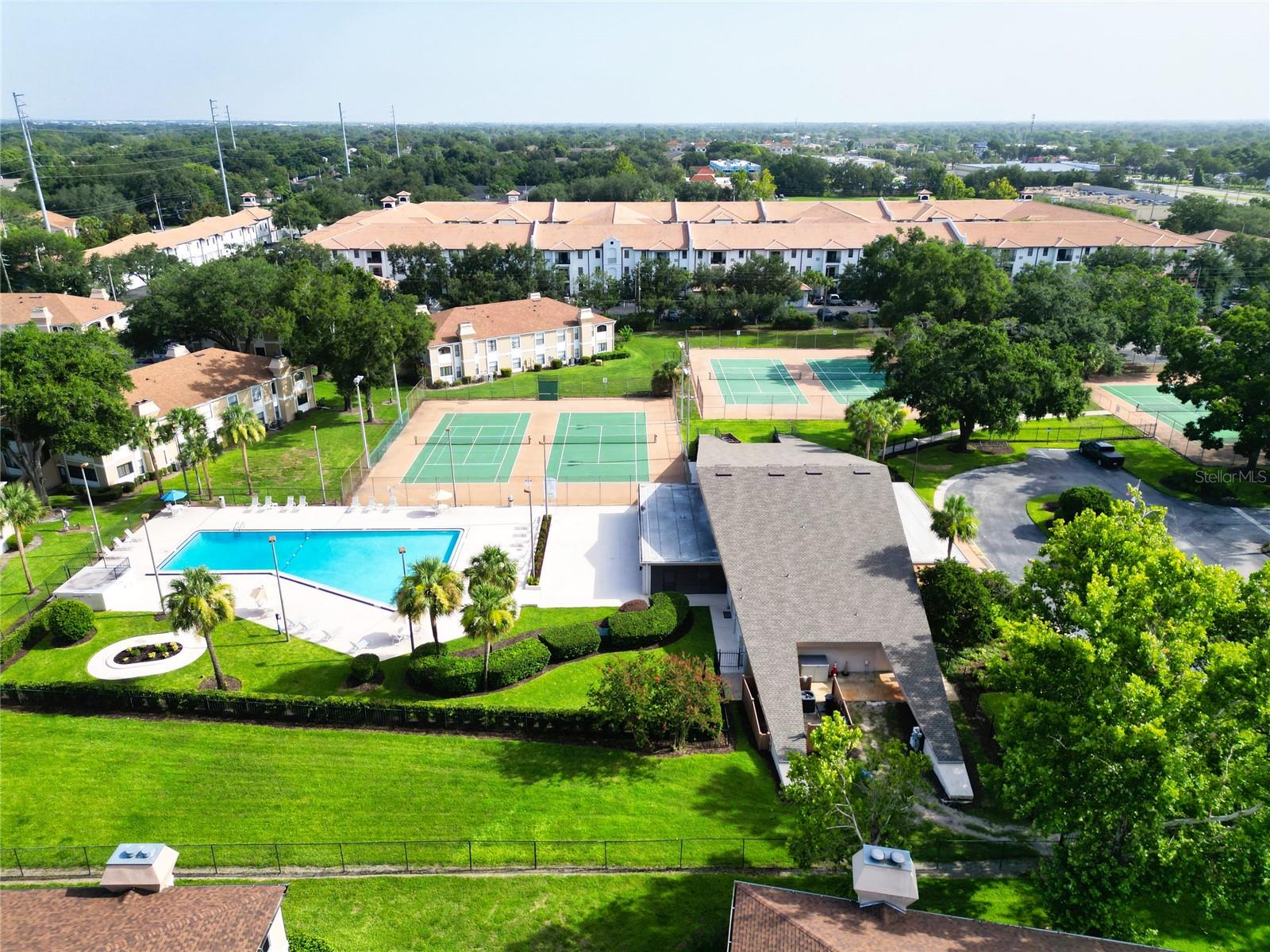 WIMBLEDON PARK CONDO 01 - Residential