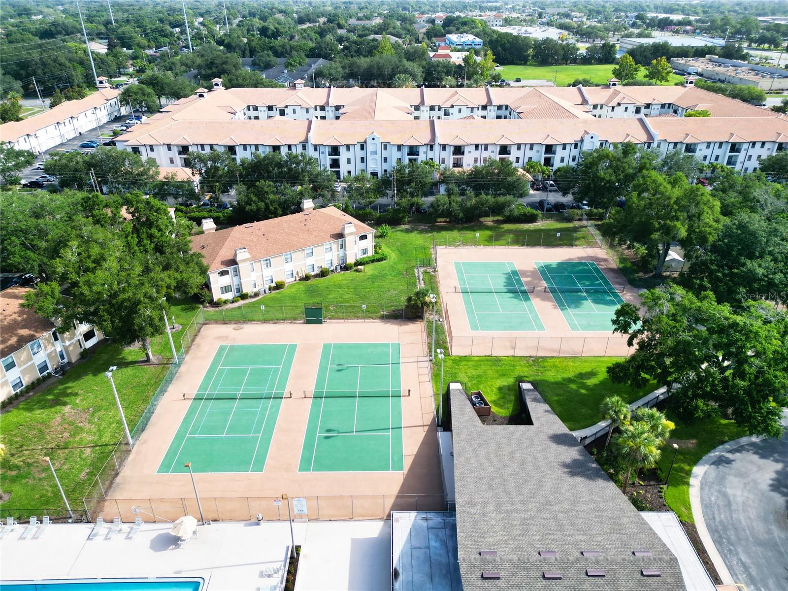 WIMBLEDON PARK CONDO 01 - Residential