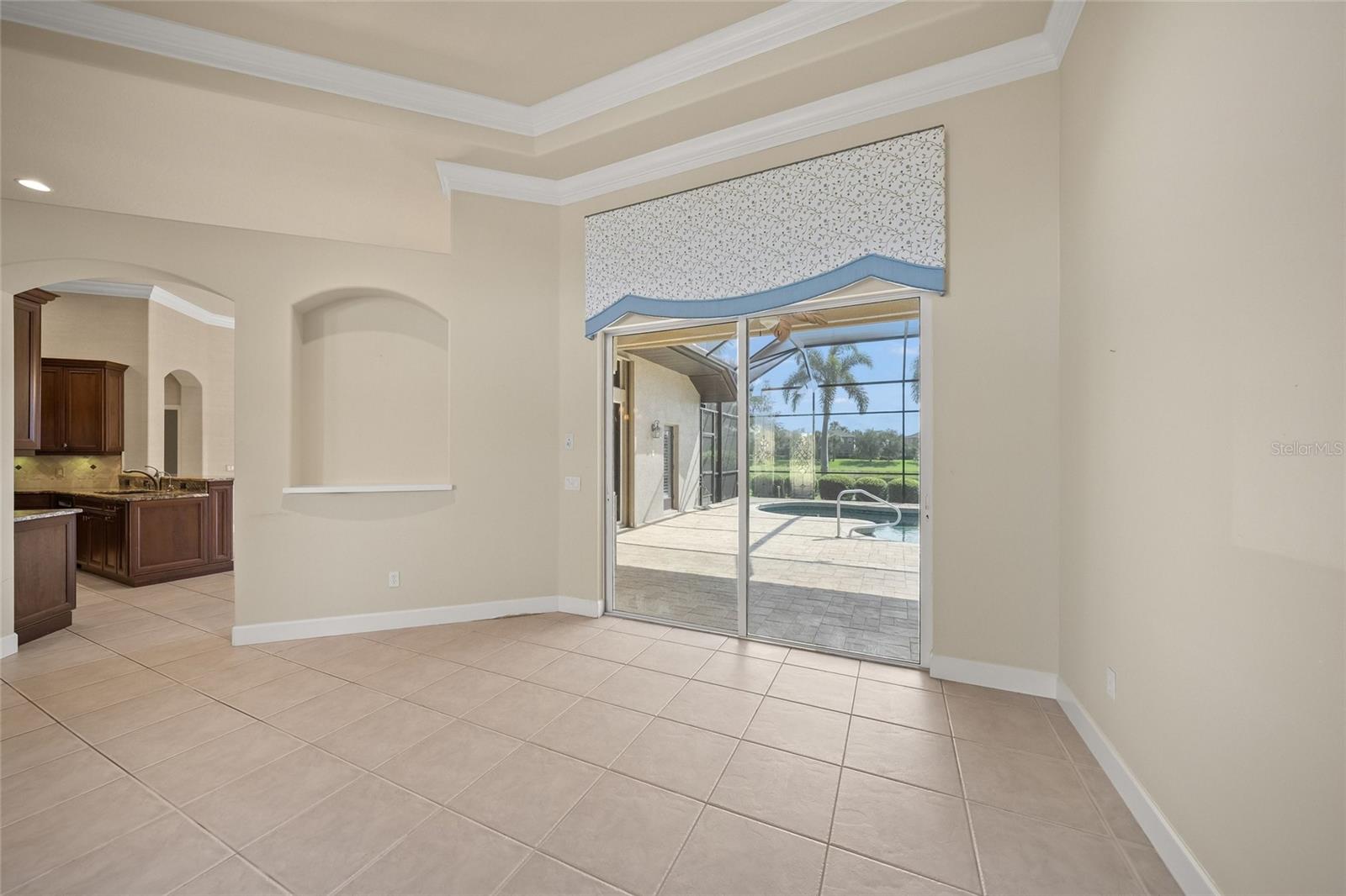 BARTON FARMS, LAUREL LAKES - Residential