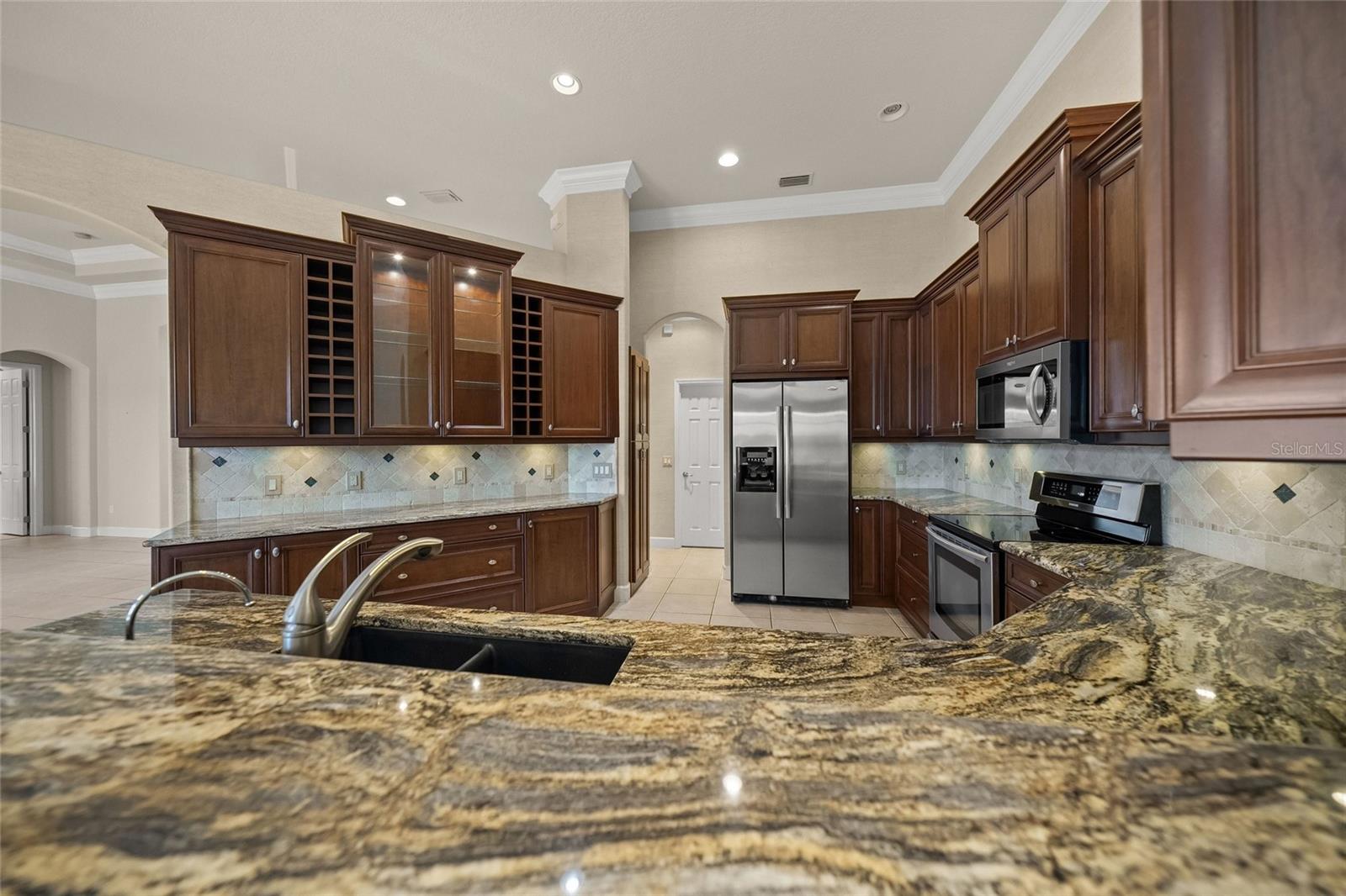 BARTON FARMS, LAUREL LAKES - Residential