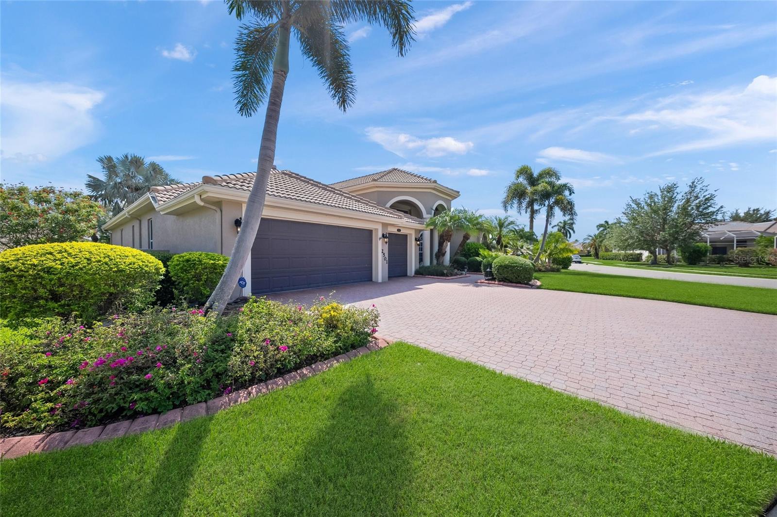 BARTON FARMS, LAUREL LAKES - Residential