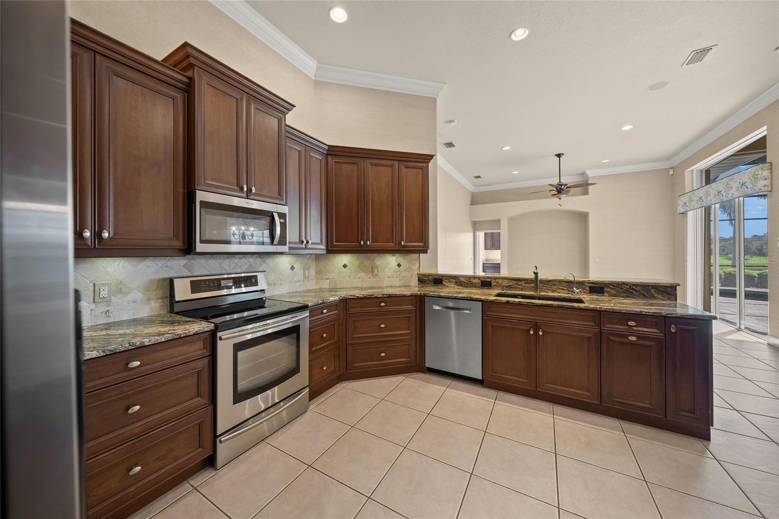 BARTON FARMS, LAUREL LAKES - Residential