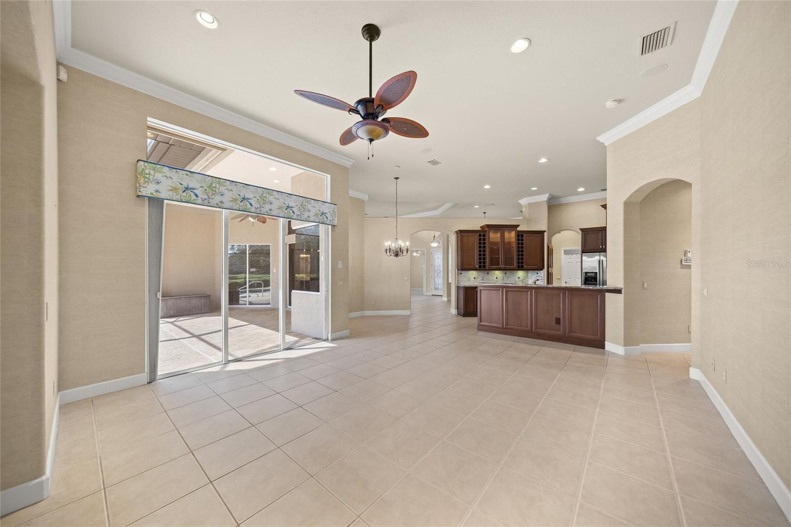 BARTON FARMS, LAUREL LAKES - Residential