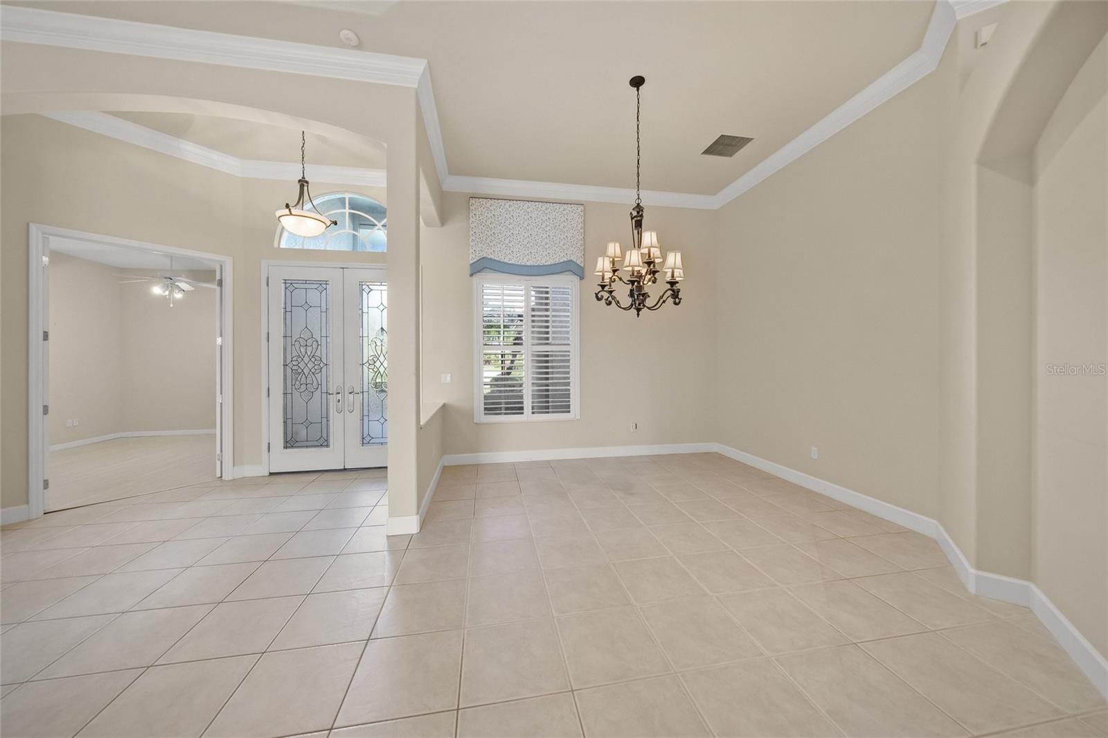 BARTON FARMS, LAUREL LAKES - Residential