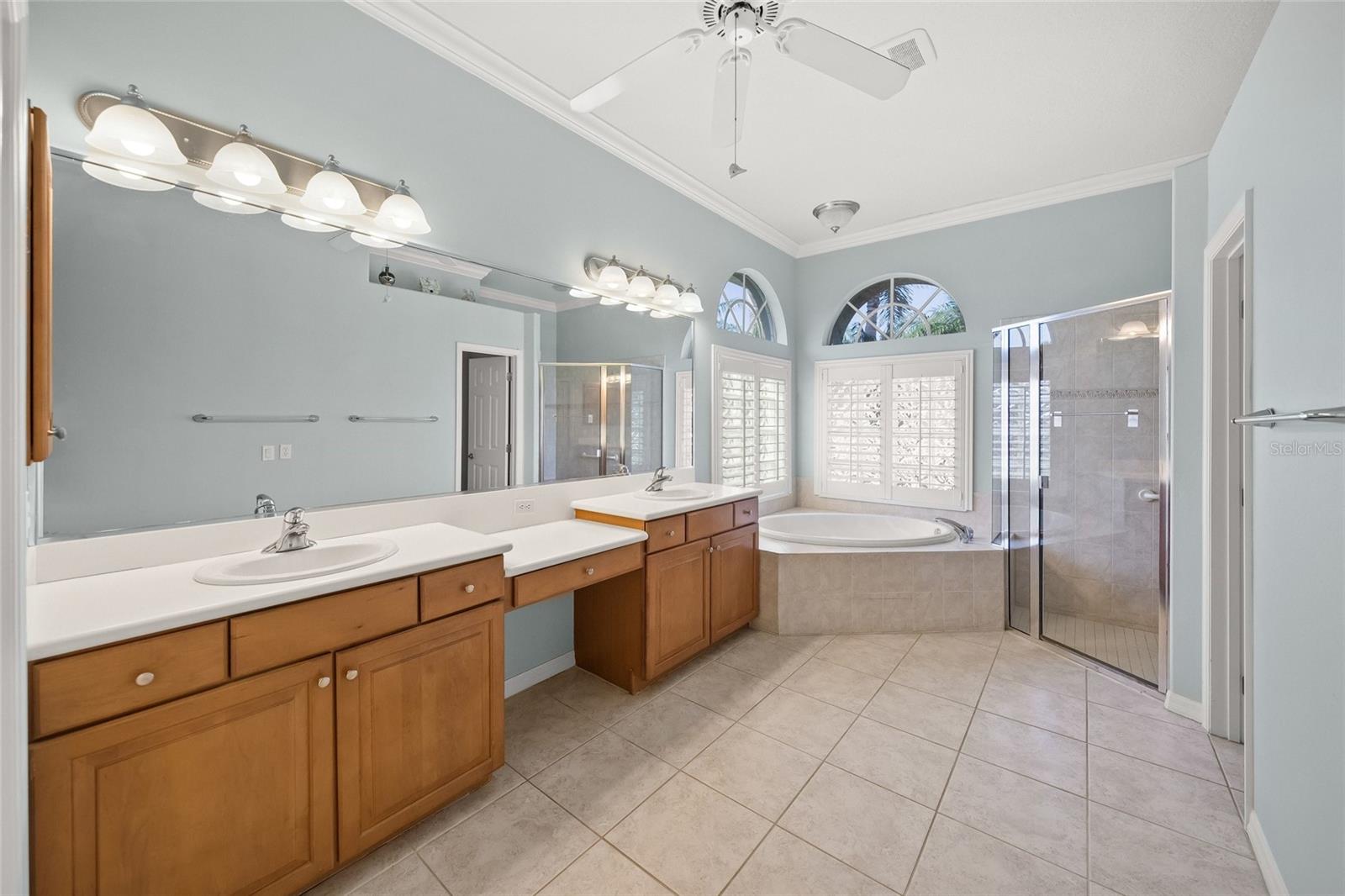 BARTON FARMS, LAUREL LAKES - Residential