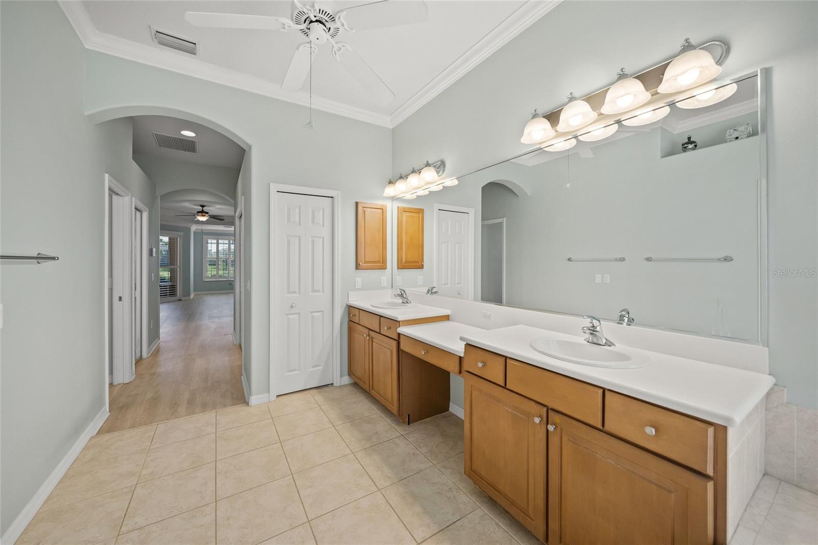 BARTON FARMS, LAUREL LAKES - Residential