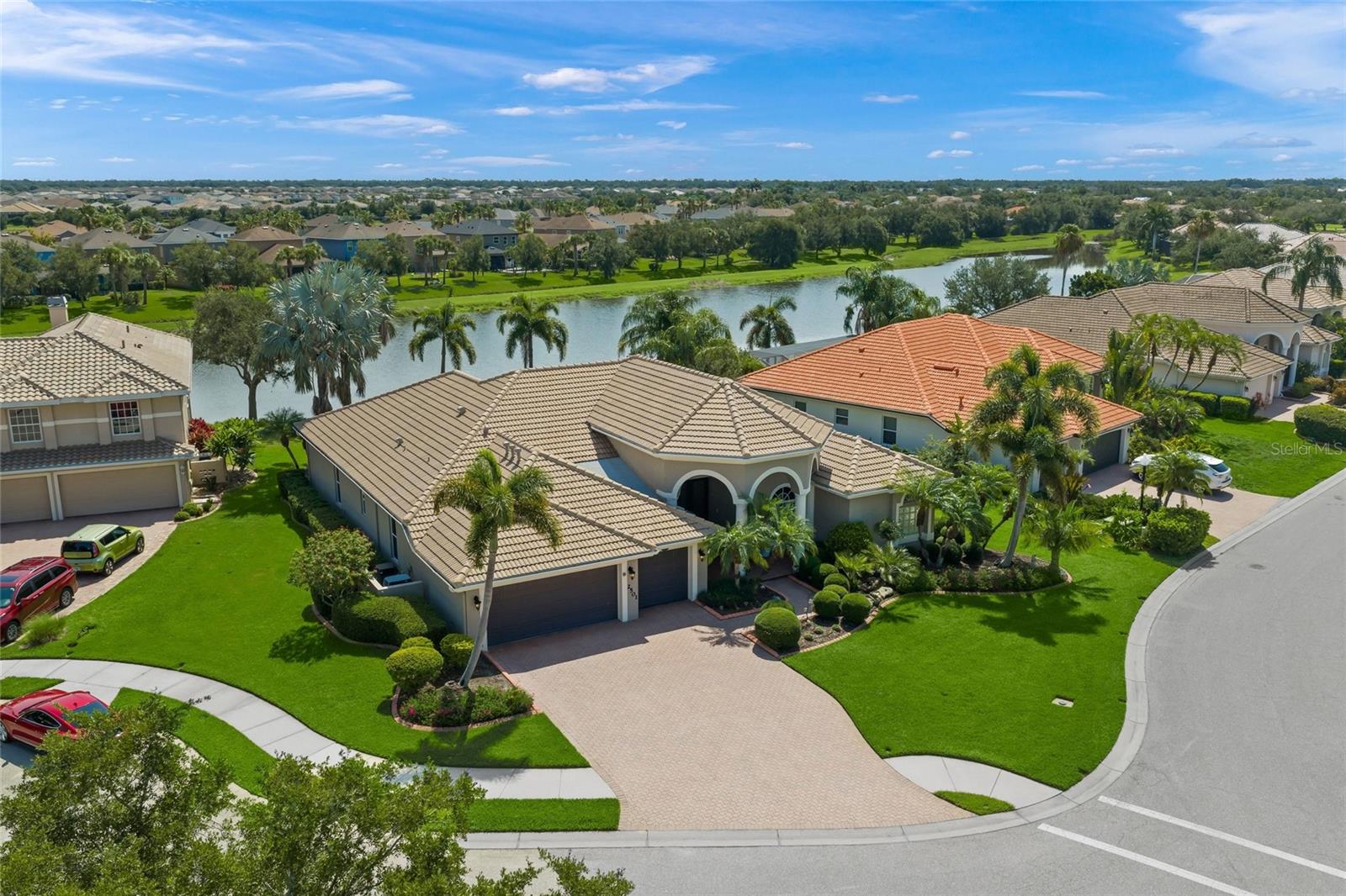 BARTON FARMS, LAUREL LAKES - Residential