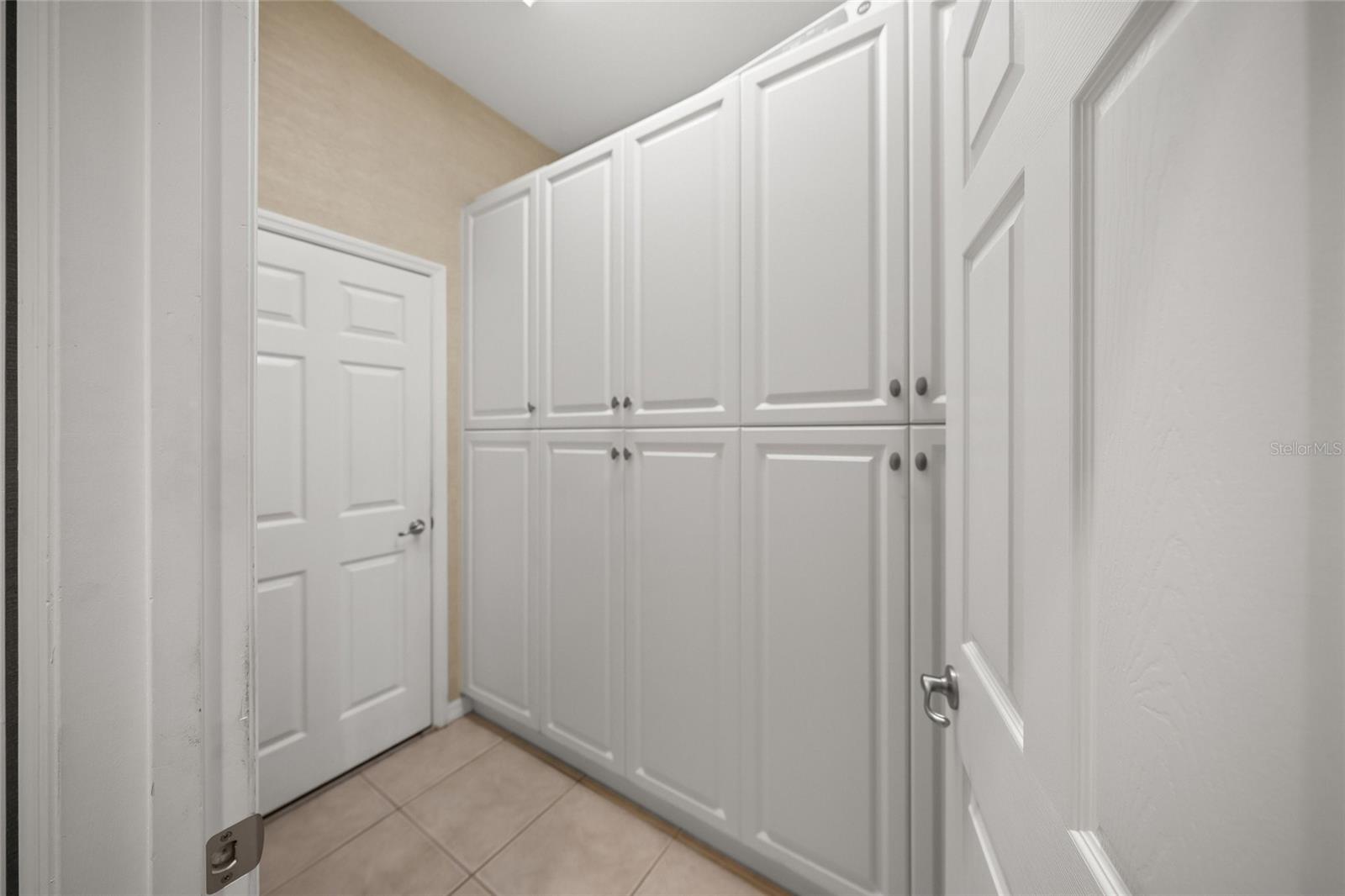 BARTON FARMS, LAUREL LAKES - Residential