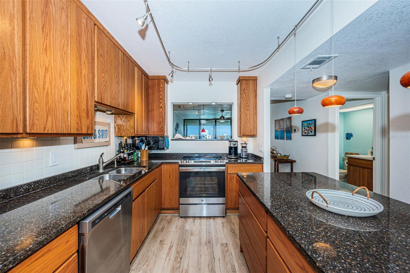 COURAGEOUS THE CONDO - Residential