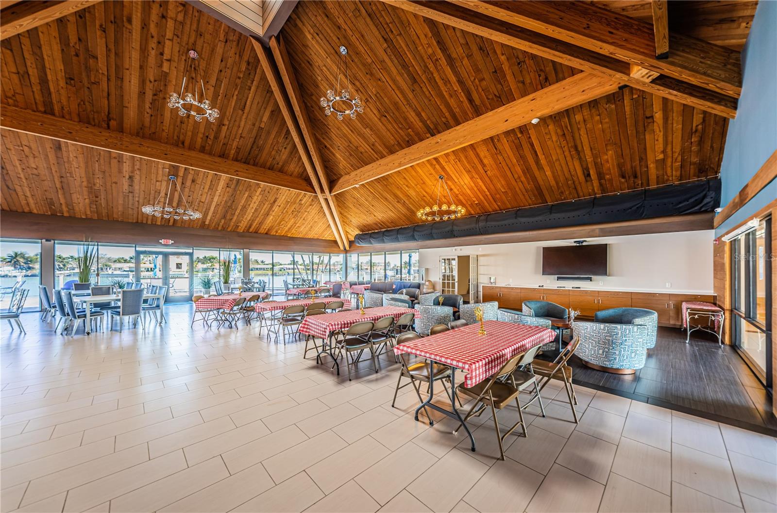 COURAGEOUS THE CONDO - Residential