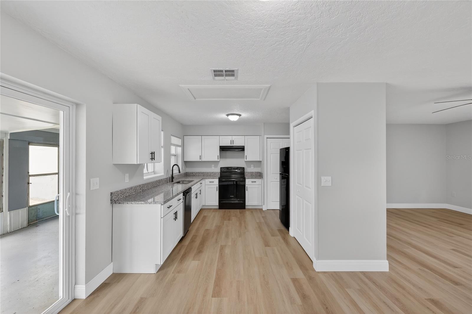 DELTONA LAKES UNIT 30 - Residential