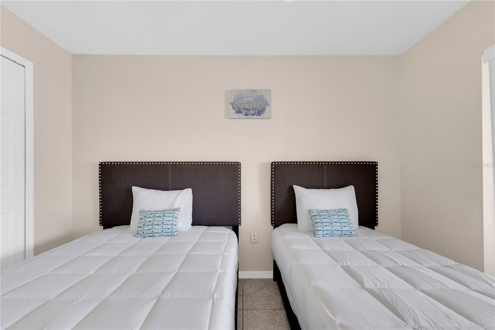 COUNTRY CREEK ESTATES - Residential Lease