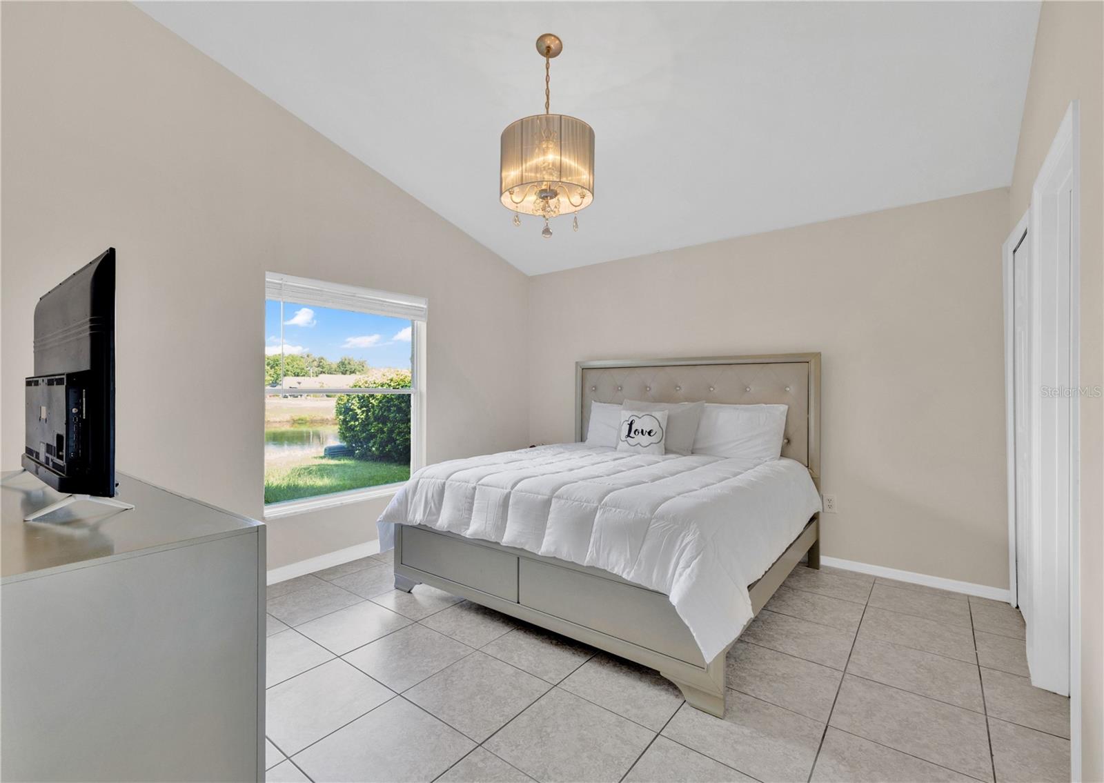COUNTRY CREEK ESTATES - Residential Lease