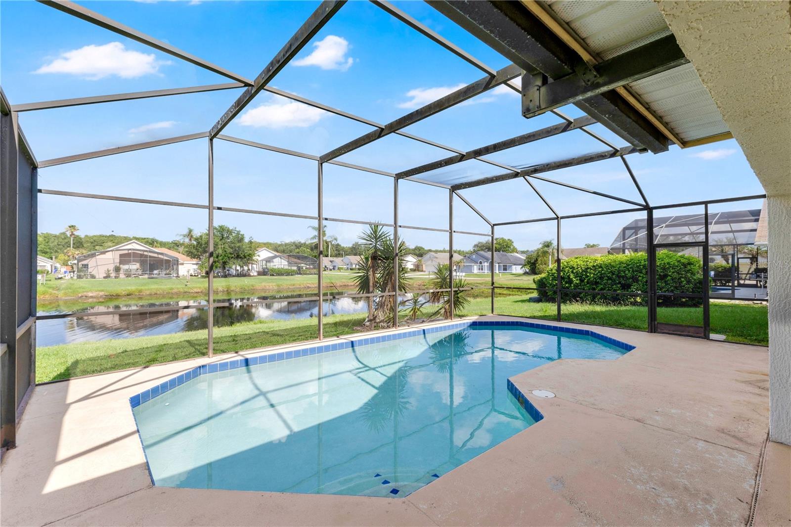 COUNTRY CREEK ESTATES - Residential Lease