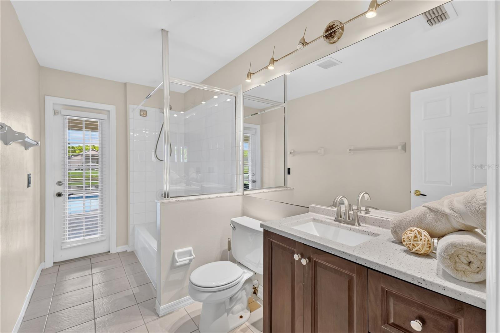 COUNTRY CREEK ESTATES - Residential Lease