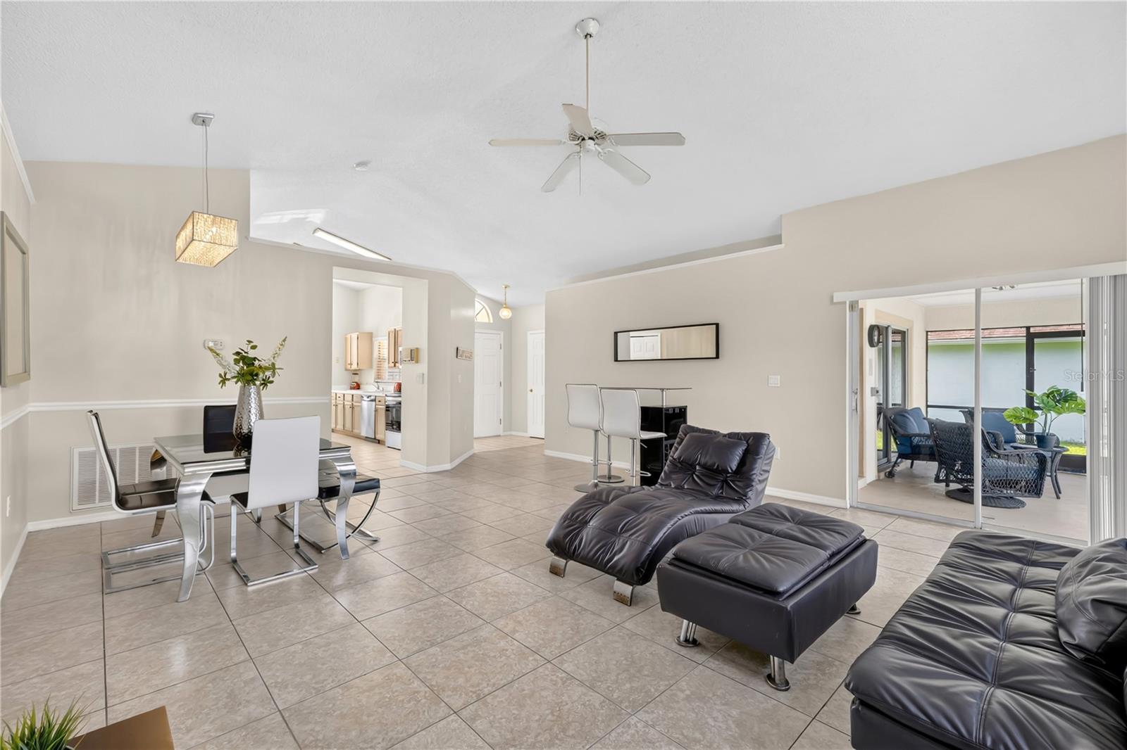 COUNTRY CREEK ESTATES - Residential Lease