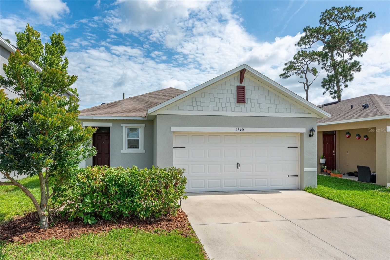 Welcome to this beautifully maintained Allex model home in the desirable Pelham Park community. Built just four years ago, this smart home offers 3 bedrooms, 2 bathrooms, and a 2-car garage with a thoughtfully designed open-concept layout that is perfect for both everyday living and entertaining.
From the moment you arrive, you'll appreciate the pride of ownership and attention to detail that make this home feel like new construction. The spacious living area flows seamlessly into the kitchen and dining space, creating a bright and inviting atmosphere. Modern smart home features add convenience and peace of mind, while the included washer and dryer make moving in even easier.
Whether you're a first-time homebuyer, looking to downsize, or searching for a turnkey property, this home is ready for its next owner. With its modern design, excellent condition, and sought-after location in Pelham Park, this is an opportunity you won't want to miss. Schedule your private showing today and discover why this home stands out from the rest.