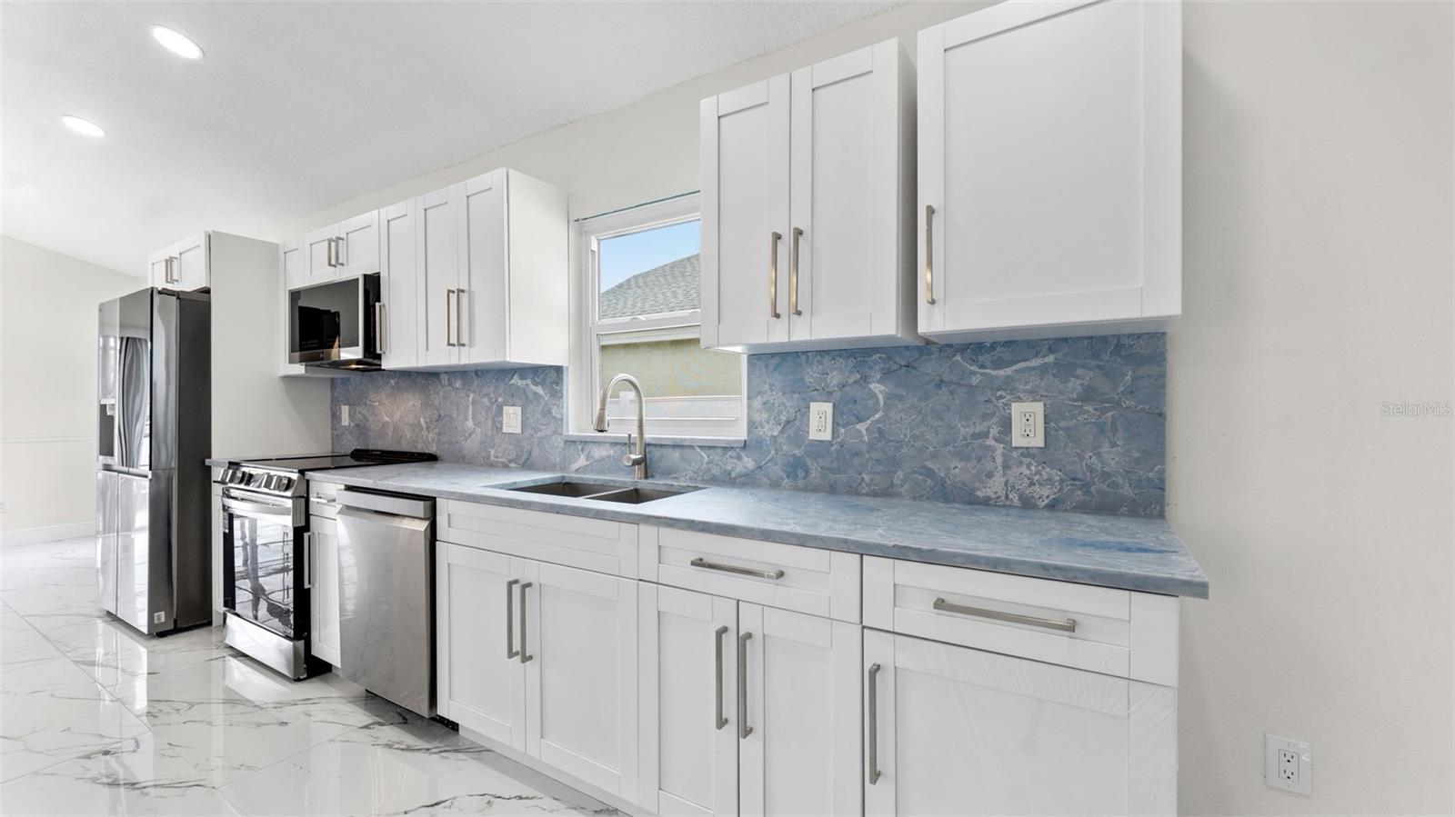CARROLLWOOD COVE - Residential