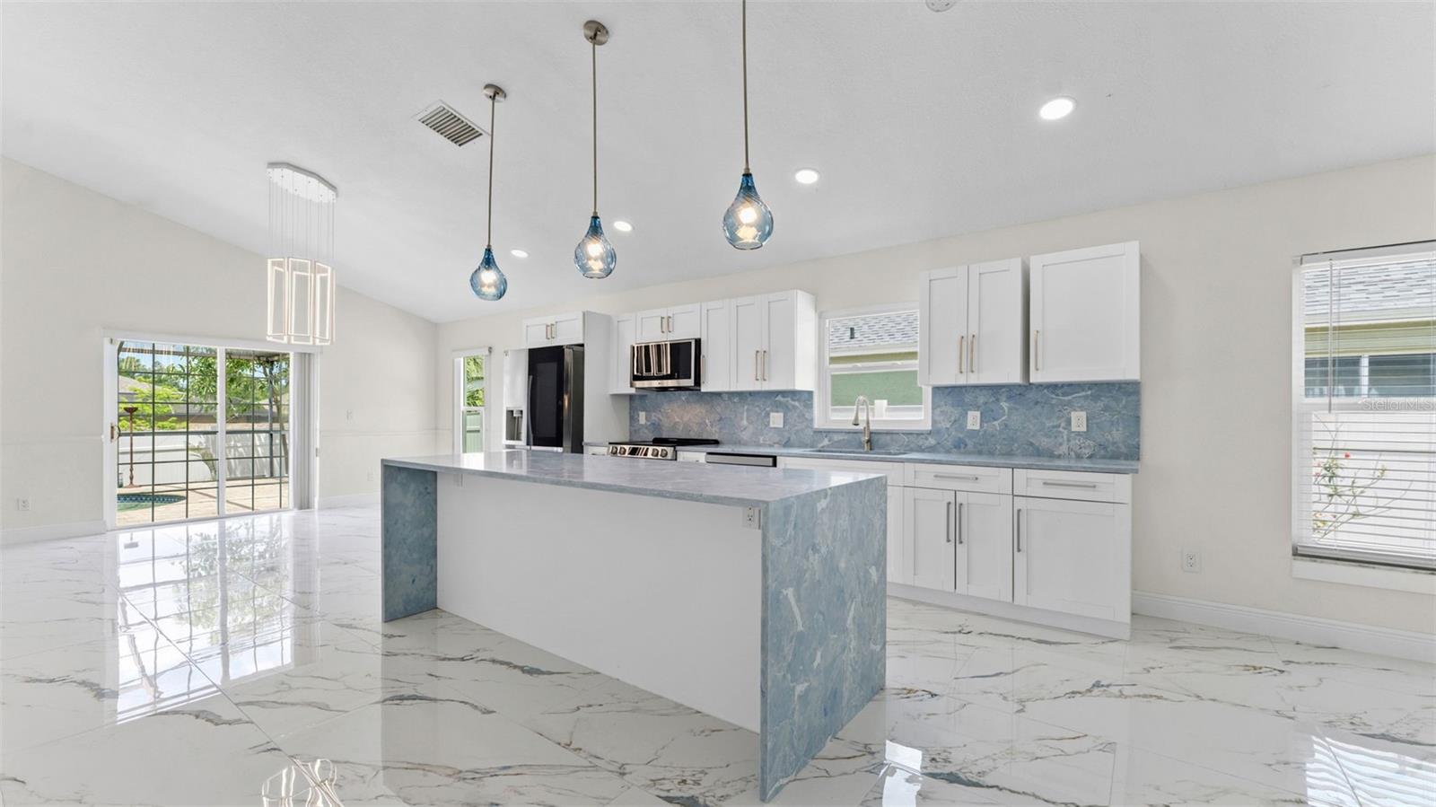CARROLLWOOD COVE - Residential