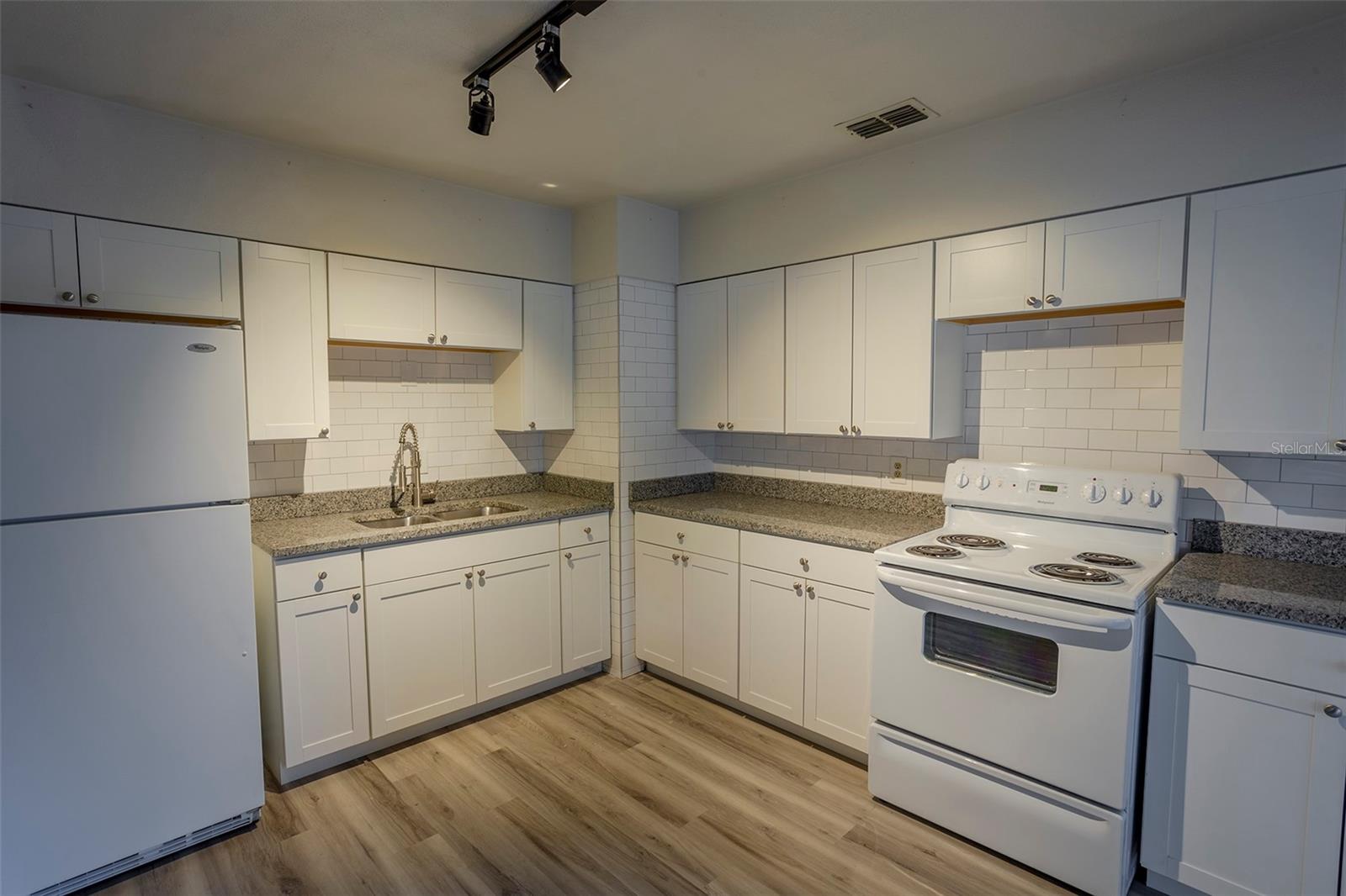 SUNSET POINT A REP - Commercial Sale