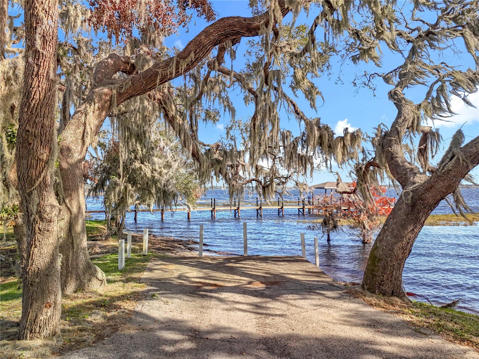 SEASONS AT PALISADES - Residential Lease
