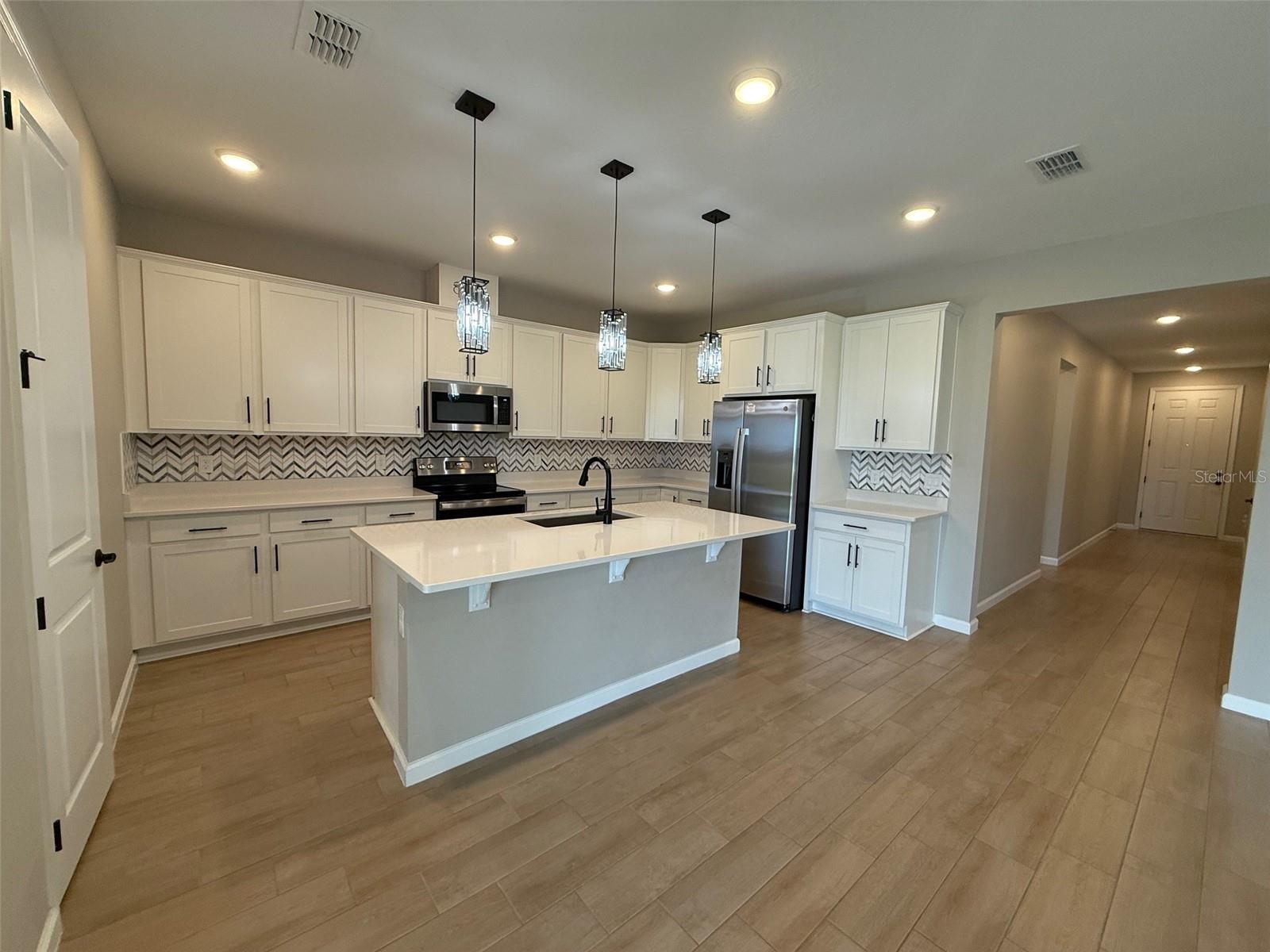 SEASONS AT PALISADES - Residential Lease