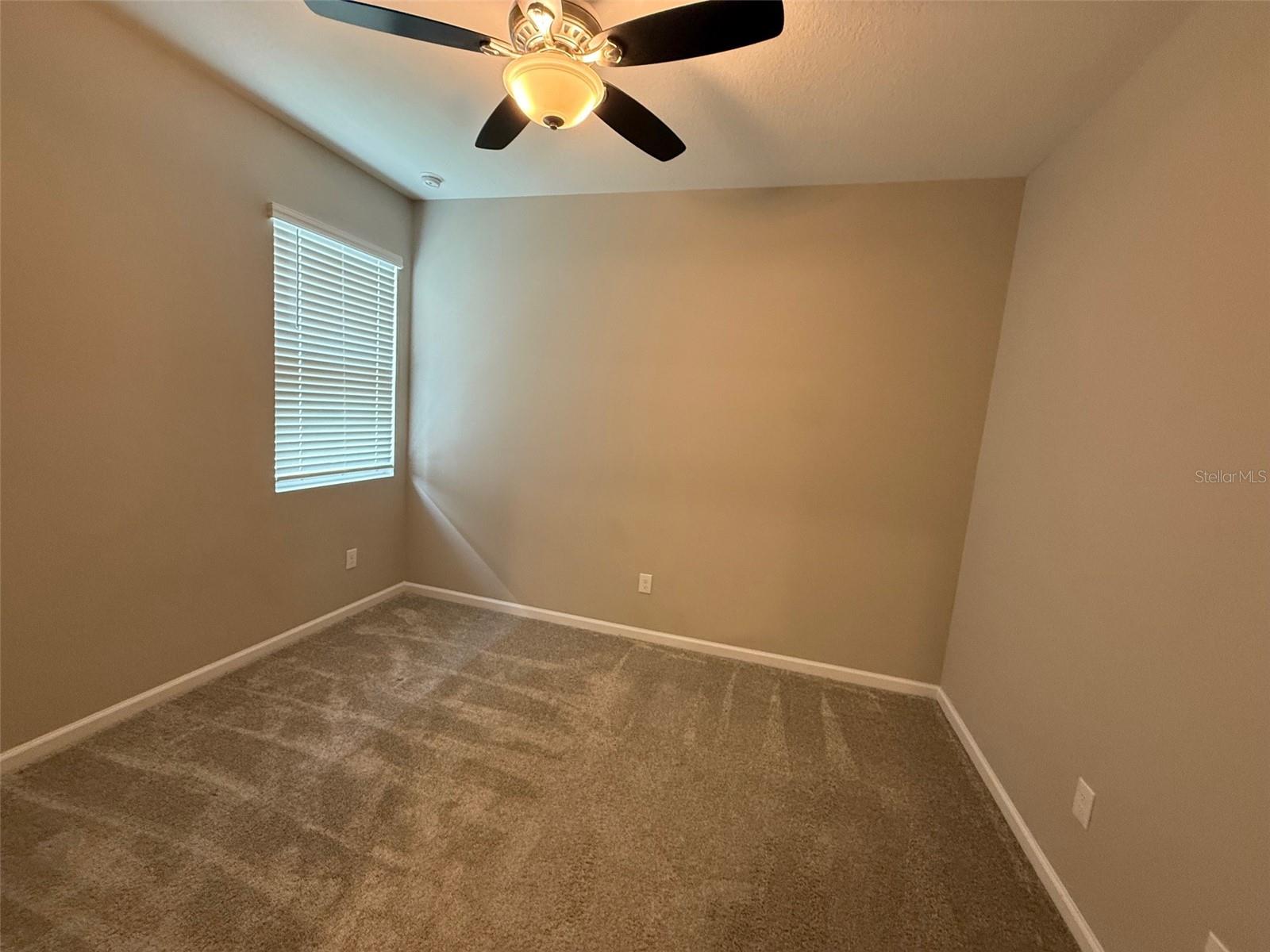 SEASONS AT PALISADES - Residential Lease
