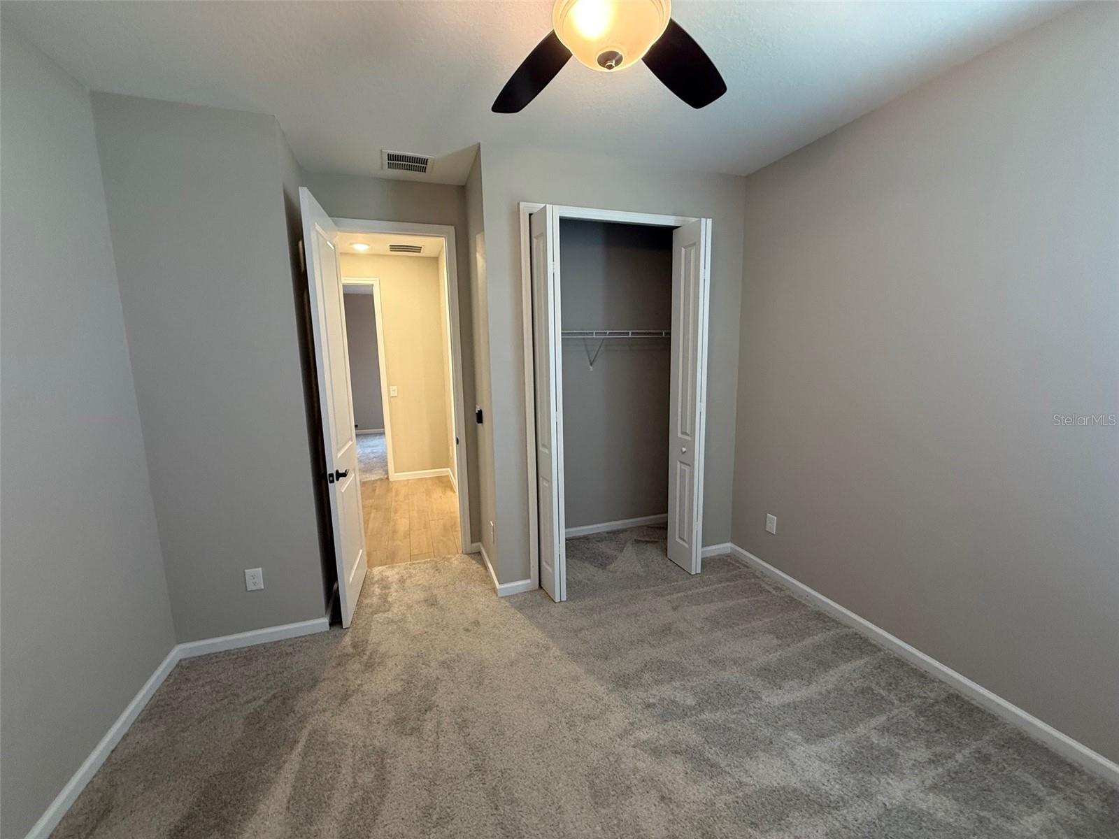SEASONS AT PALISADES - Residential Lease
