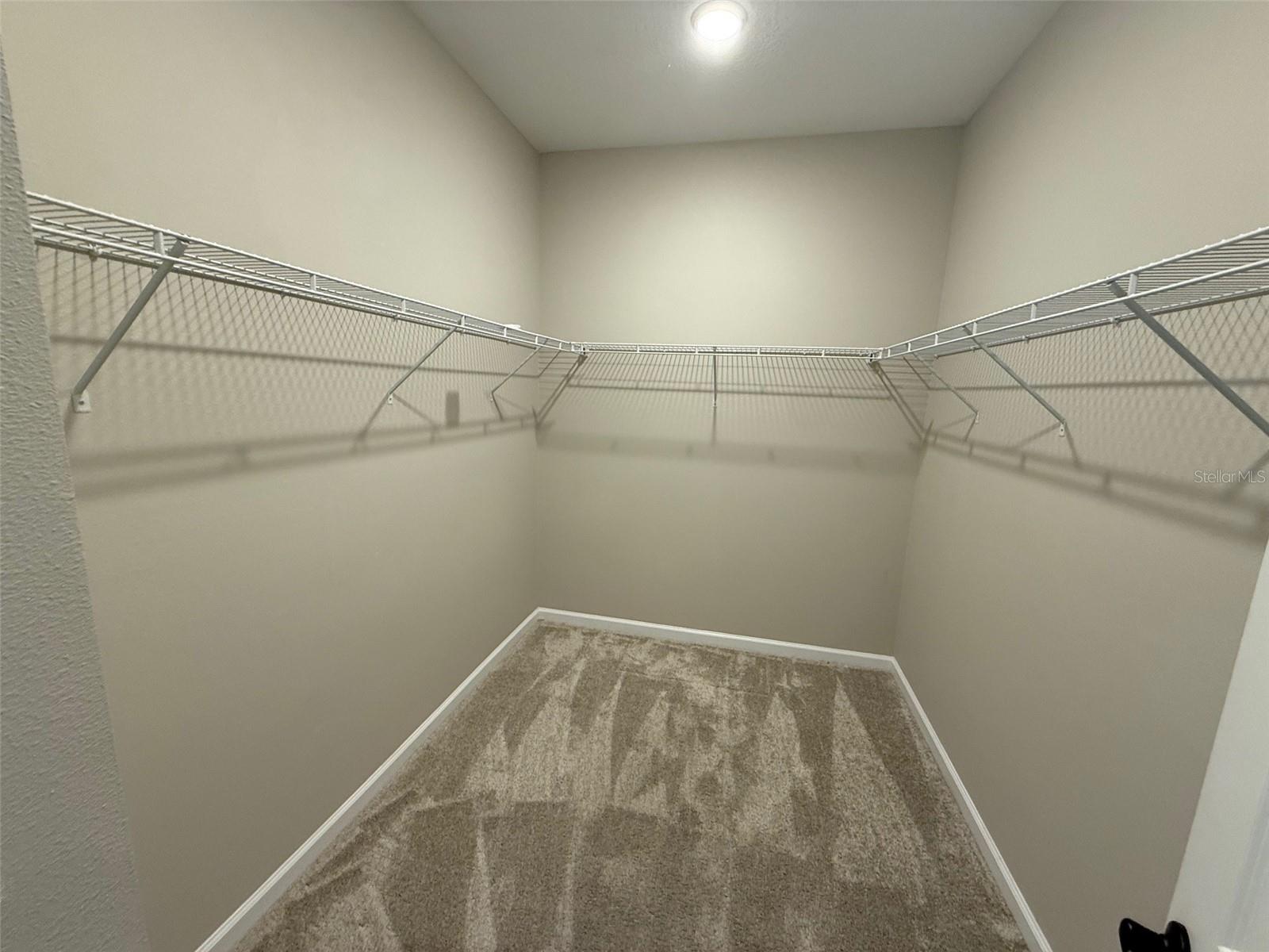 SEASONS AT PALISADES - Residential Lease