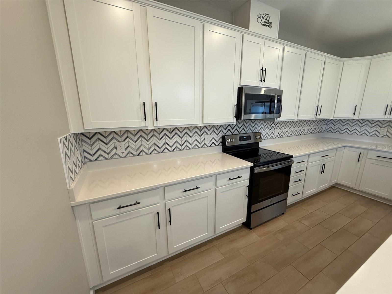 SEASONS AT PALISADES - Residential Lease