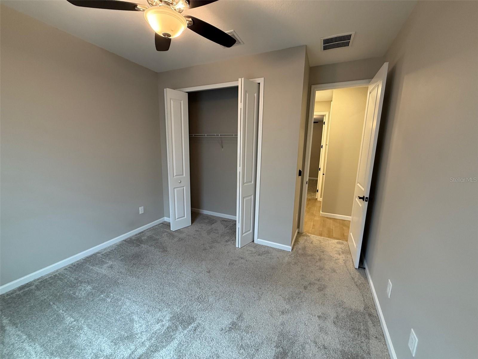 SEASONS AT PALISADES - Residential Lease