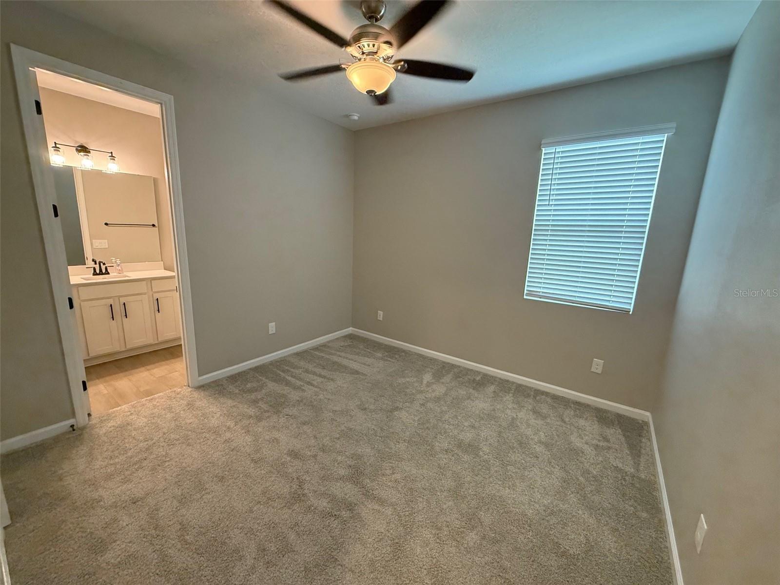 SEASONS AT PALISADES - Residential Lease