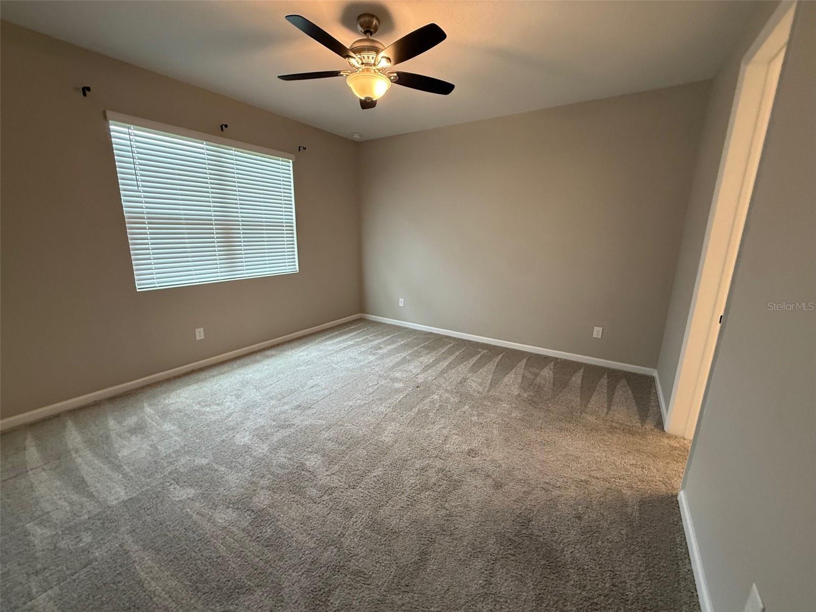 SEASONS AT PALISADES - Residential Lease