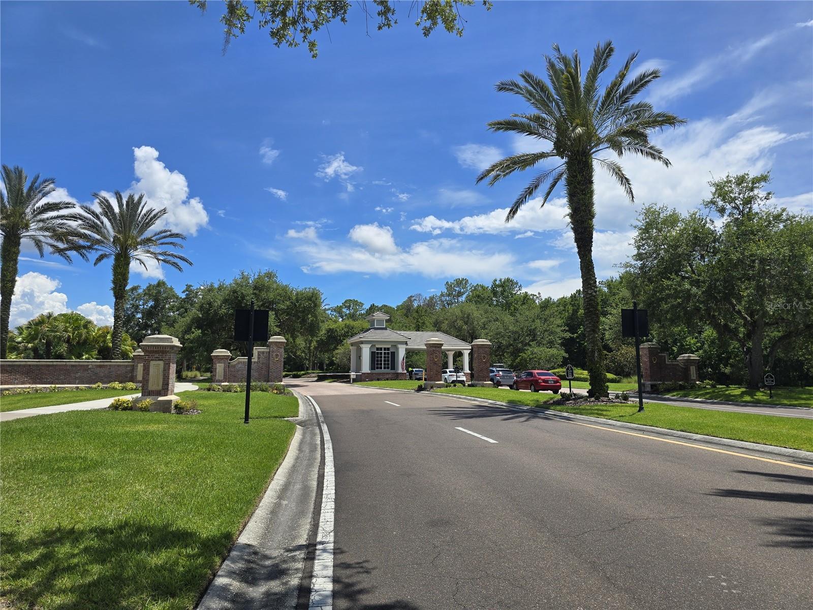 GRAND HAMPTON PH 4 - Residential