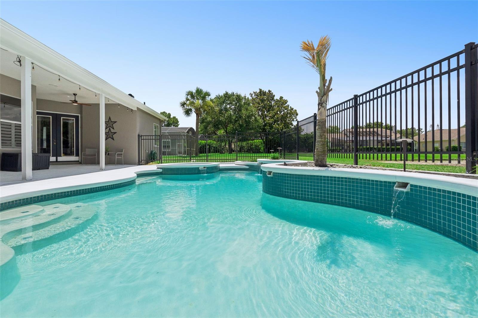 UNIVERSITY ESTATES - Residential