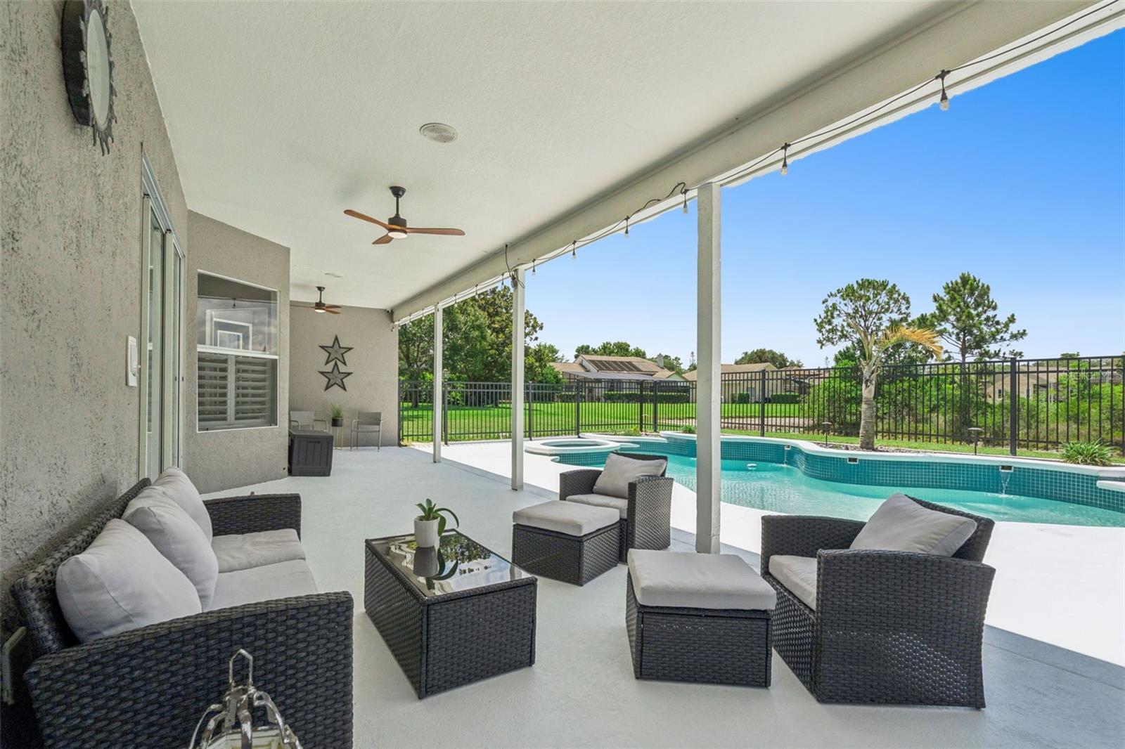 UNIVERSITY ESTATES - Residential