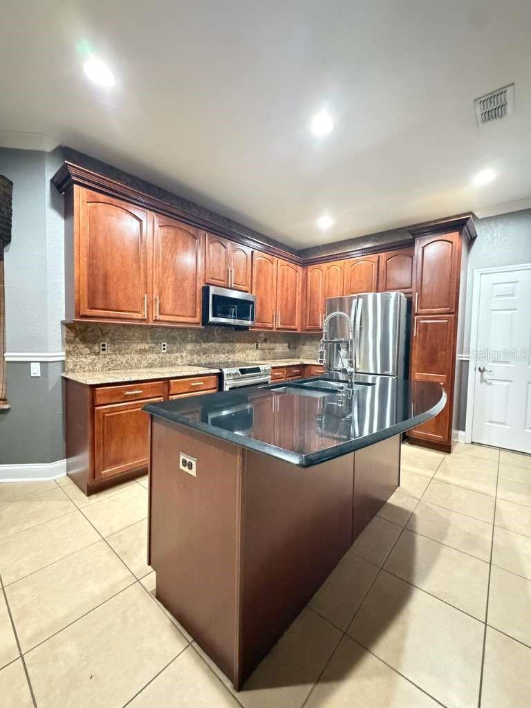 SPRING ISLE - Residential Lease