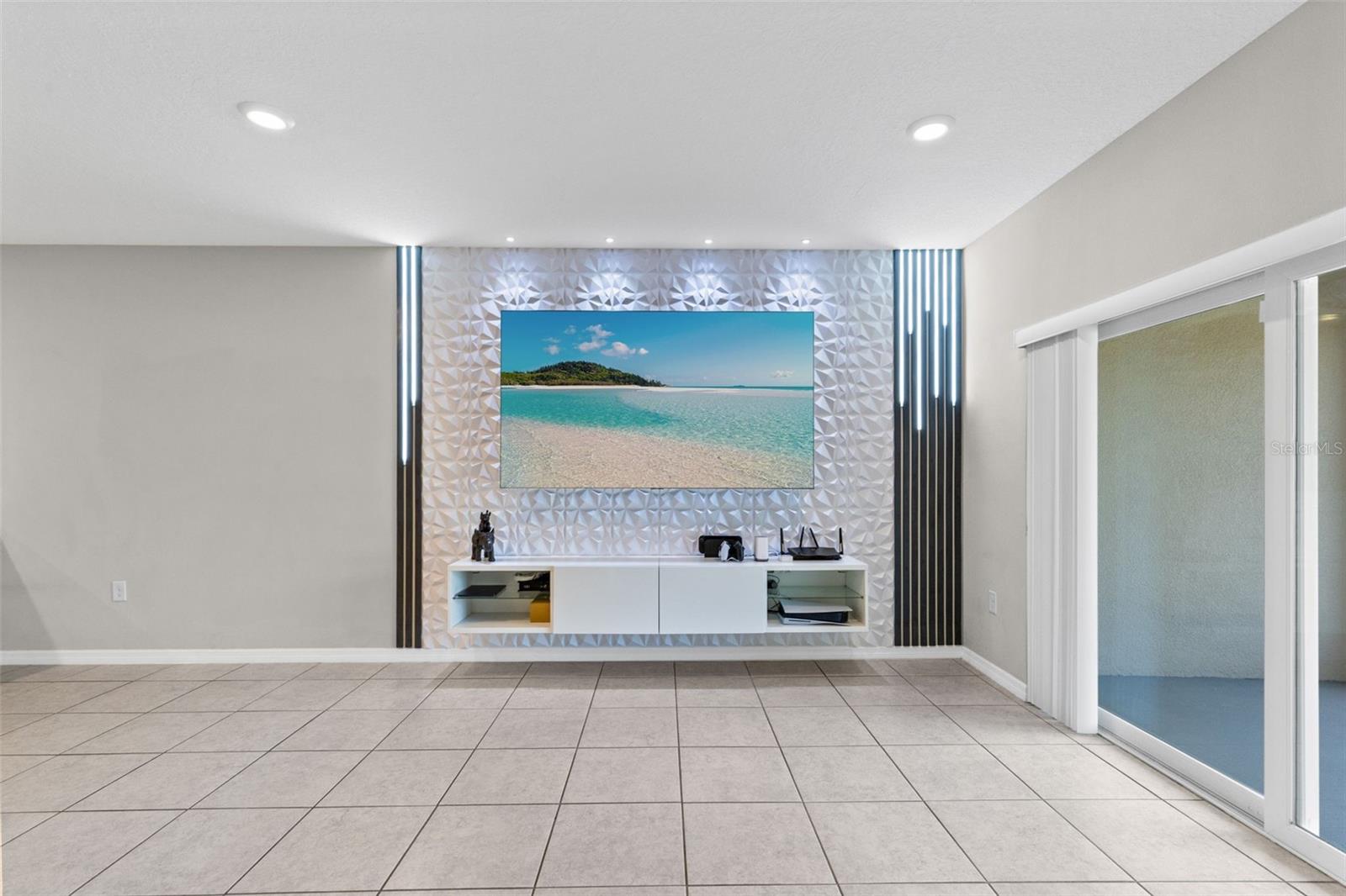 FIESTA KEY - Residential