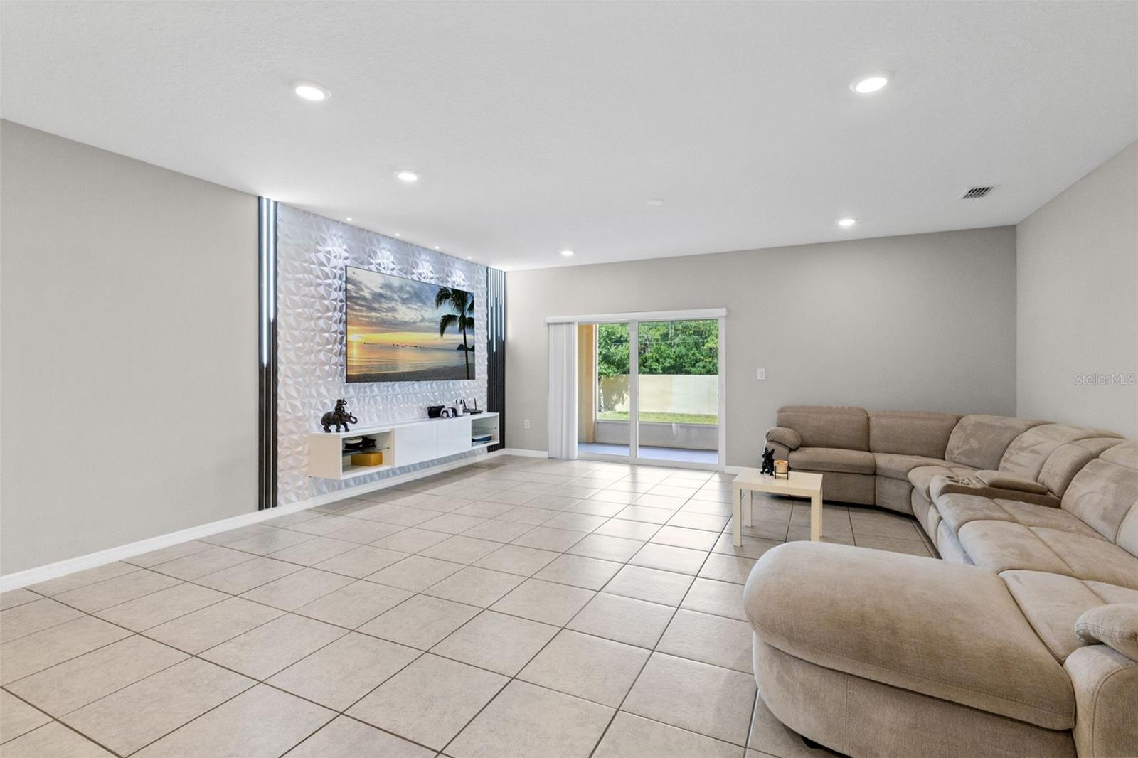FIESTA KEY - Residential