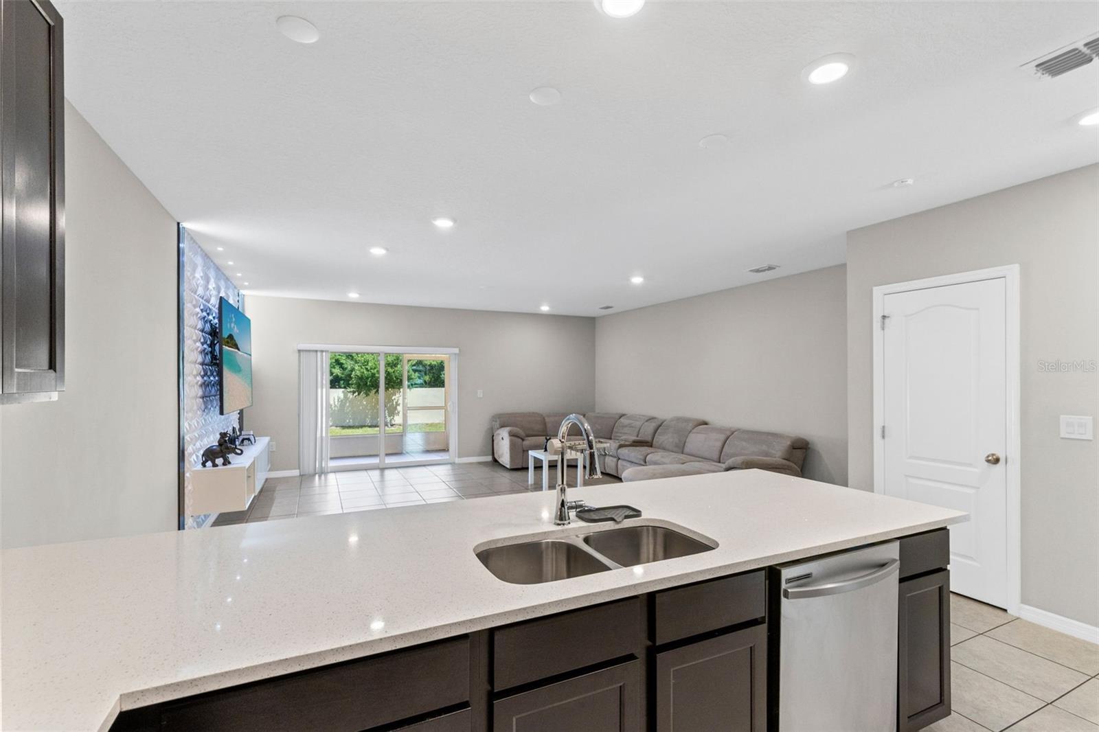 FIESTA KEY - Residential
