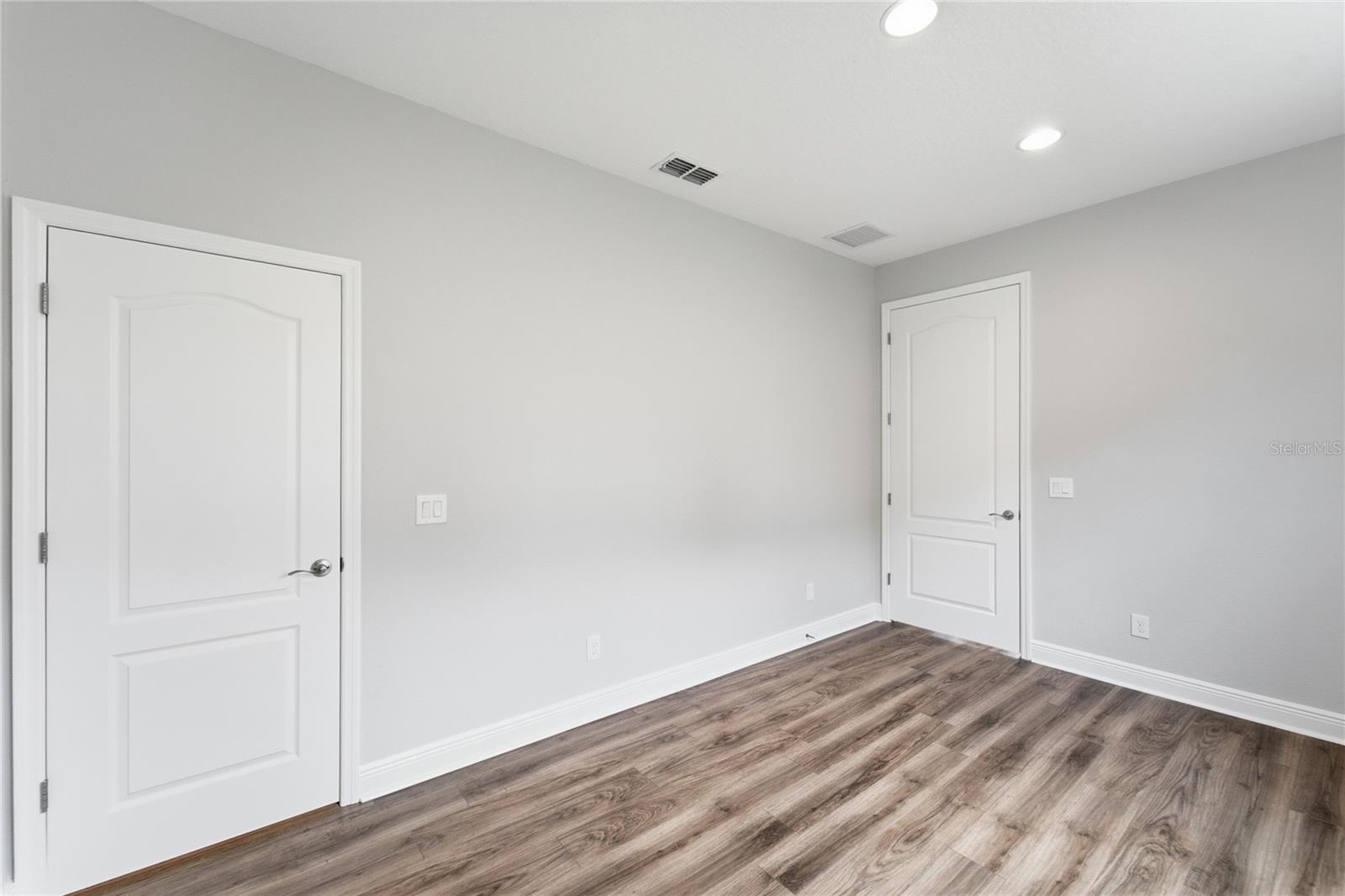 LATHAM PARK SOUTH - Residential