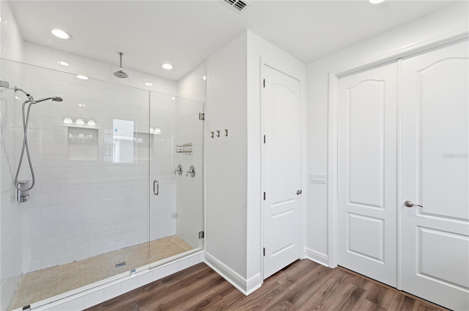 LATHAM PARK SOUTH - Residential