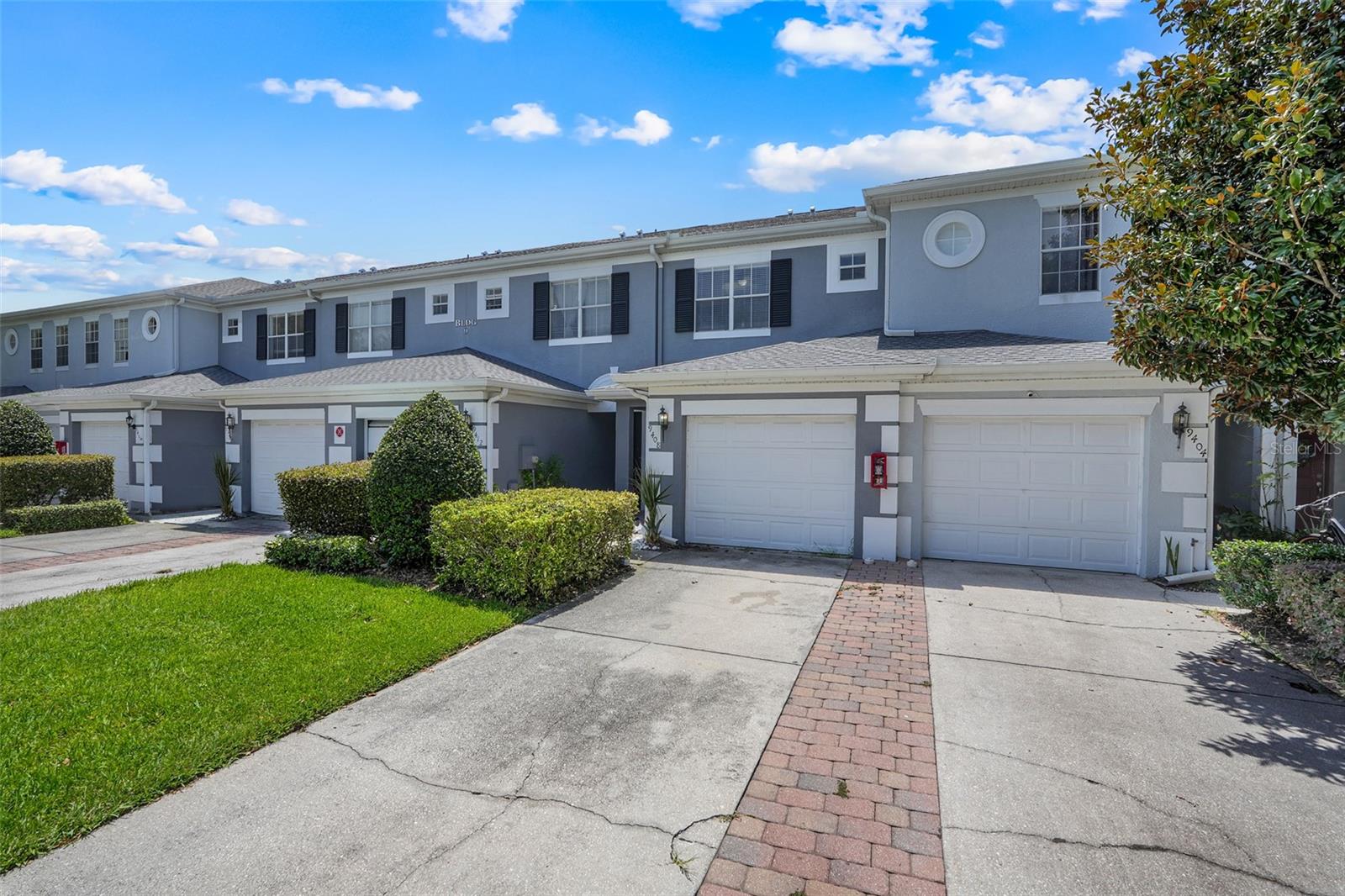 SAVANNAH PINES CONDO PHS 4, 8 AND 9 - Residential