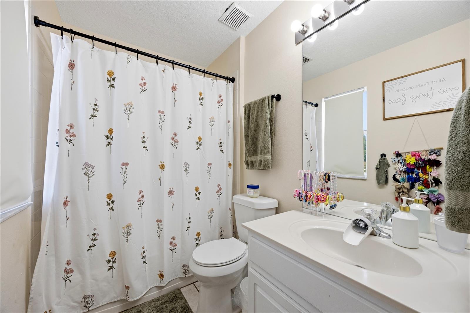 OAKHURST RESERVE UNIT ONE - Residential