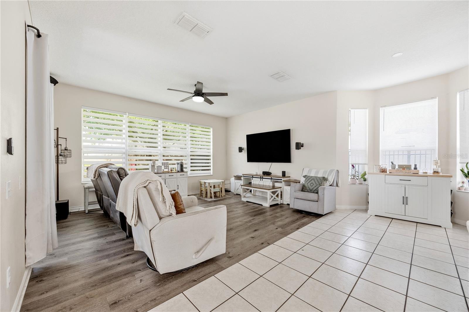 OAKHURST RESERVE UNIT ONE - Residential