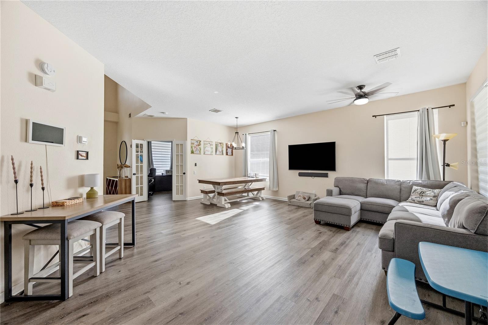 OAKHURST RESERVE UNIT ONE - Residential