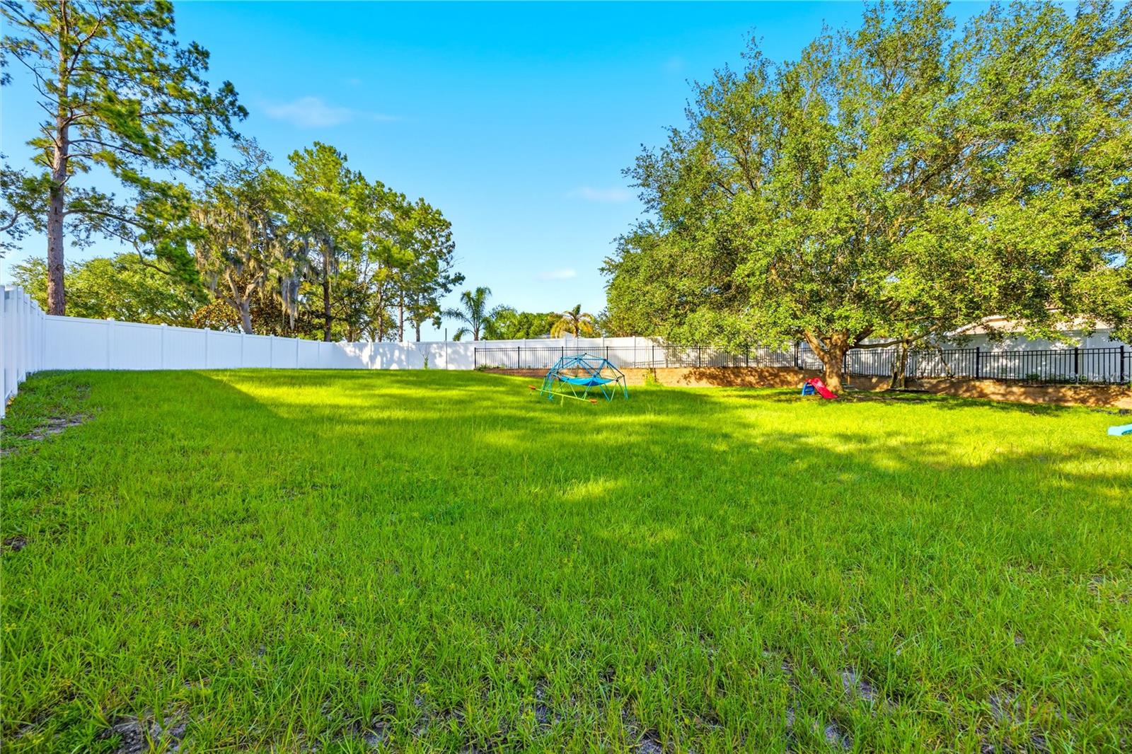 OAKHURST RESERVE UNIT ONE - Residential
